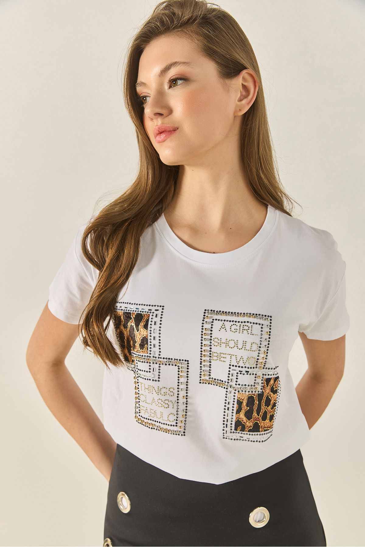 Bianco Lucci Kadın Bisiklet Yaka Taş Baskılı Leopar Detaylı Normal Kalıp Pamuklu T-Shirt 1844 60283286