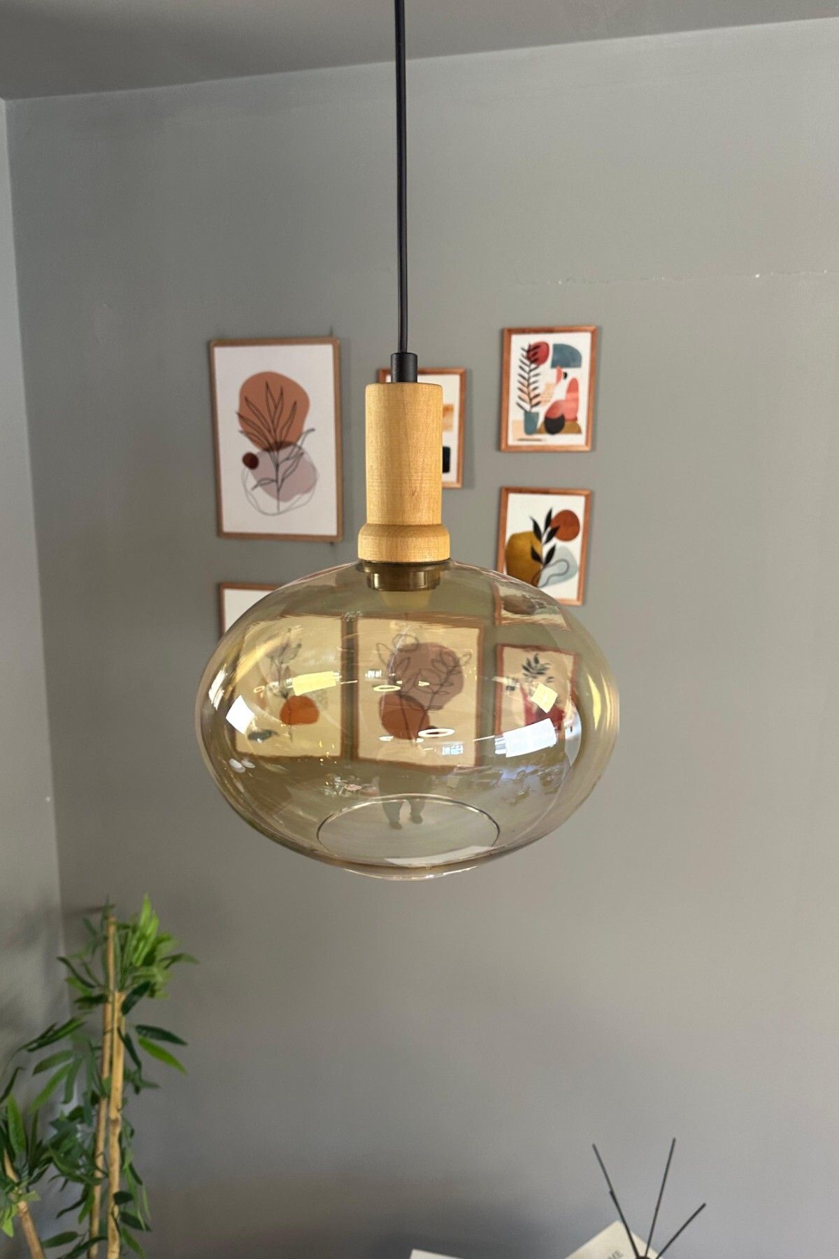 Bamyum Solvia Cam Bal Rengi Tekli Avize Ahşap Fener Başlık Retro Sarkıt Lamba Salon Aydınlatma