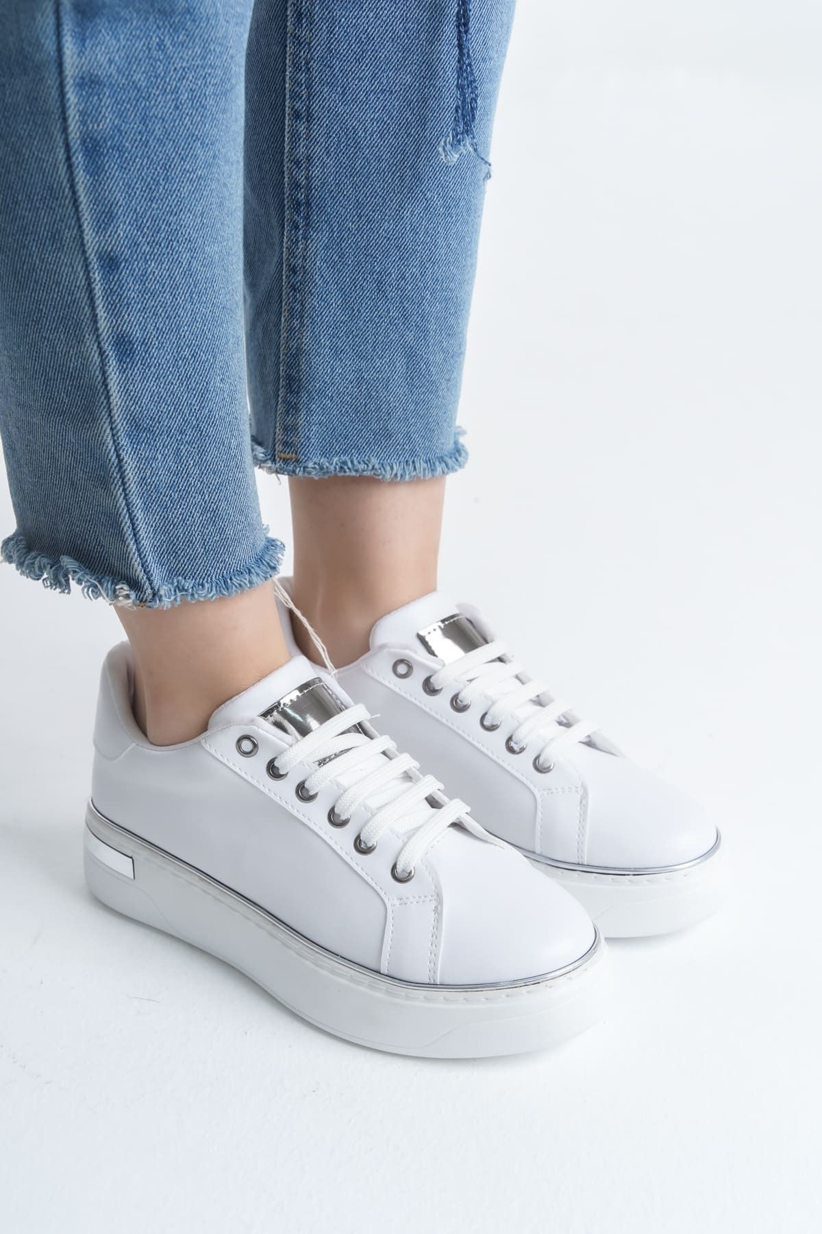 Joy Ayakkabı MINA Bağcıklı Ortopedik Taban Kadın Sneaker Spor Ayakkabı BT - Beyaz/Gümüş