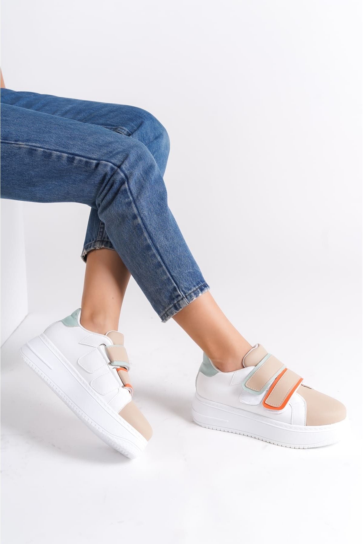 Joy Ayakkabı VALENCIA Bağcıksız Cırt Cırtlı Ortopedik Taban Kadın Sneaker Spor Ayakkabı BT - Beyaz/Ten/Mavi