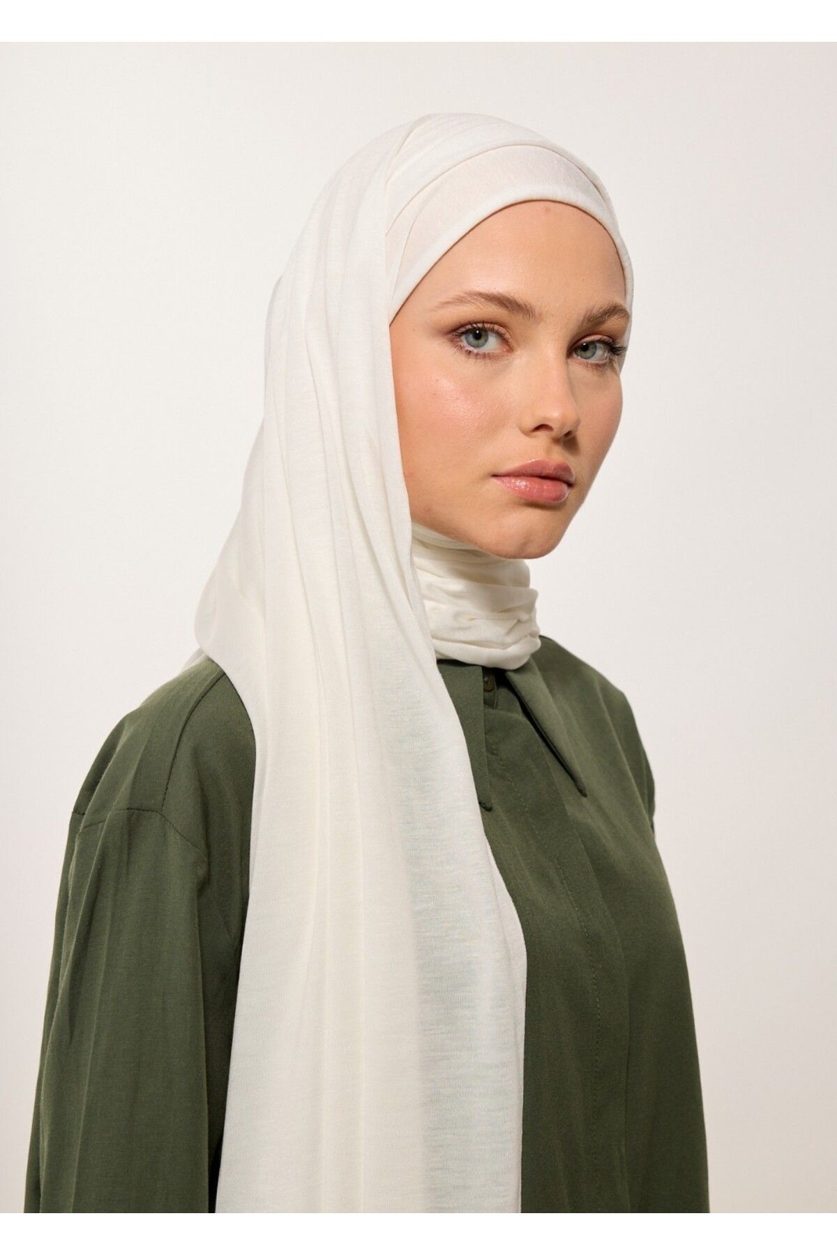 HOUSE OF MODEST EKRU