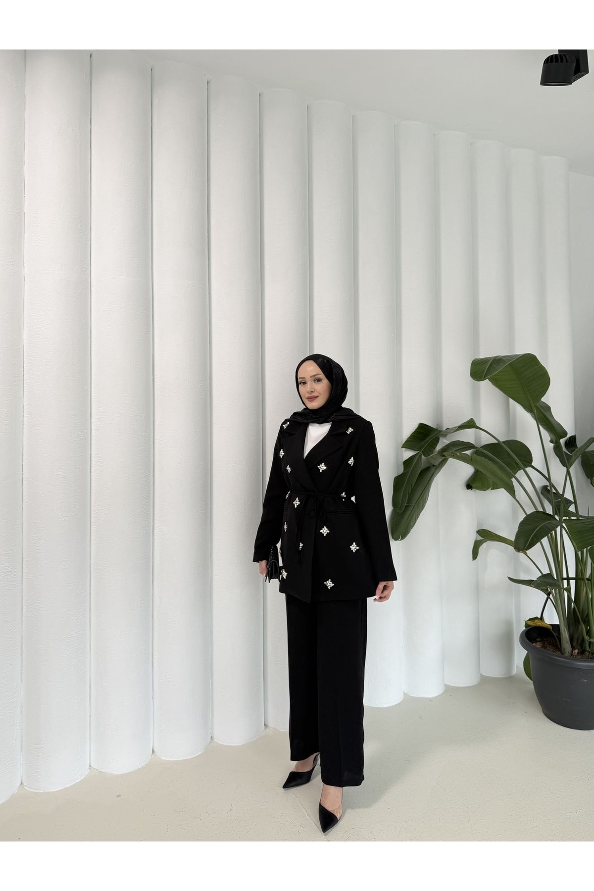 Melike Tatar Taşlı Ceketli Takım 32-2304
