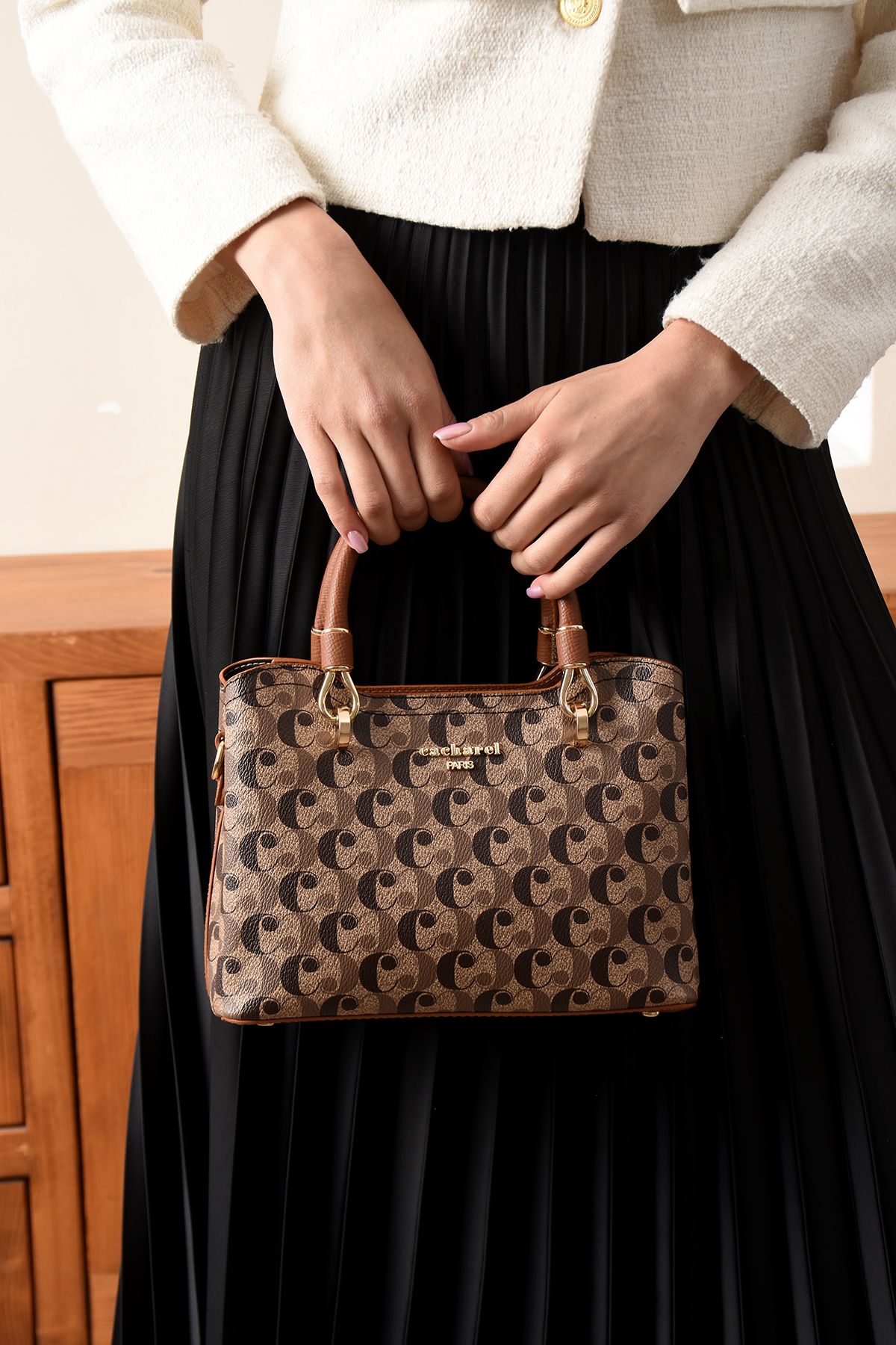 Cacharel Paris Kadın El Ve Omuz Çantası Monogram Kumaş
