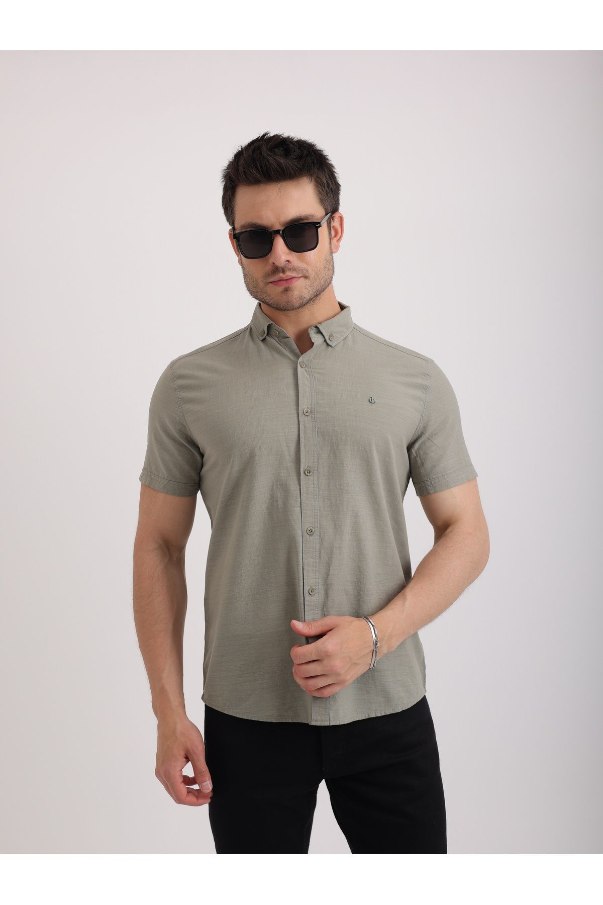 Sabe Erkek Slim Fit Haki Şık ve Rahat Kısa Kollu Keten Gömlek
