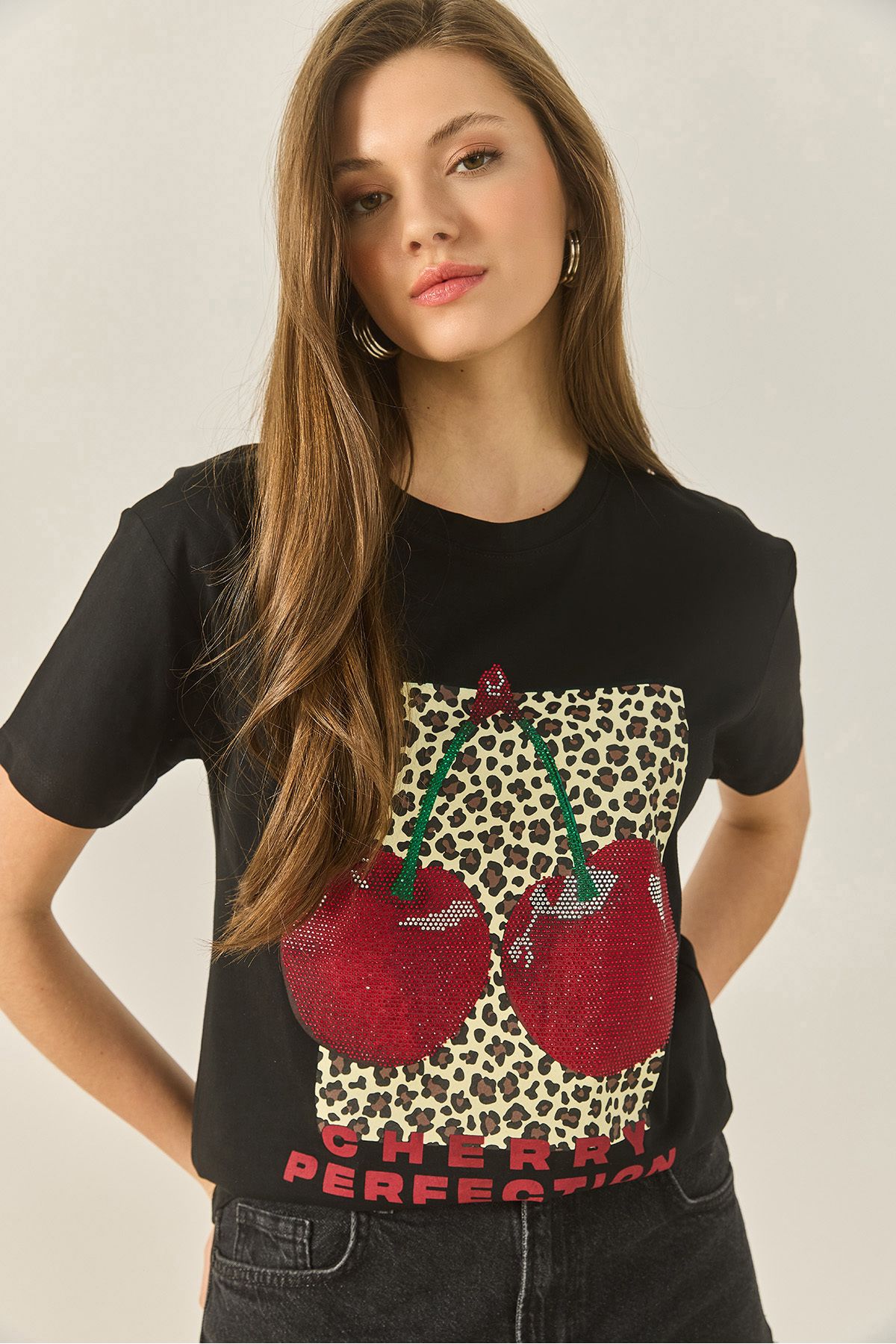 Bianco Lucci-Women's Cherry Leopard Printed Stone Detailed Regular Fit T-Shirt 4140 60283299 4