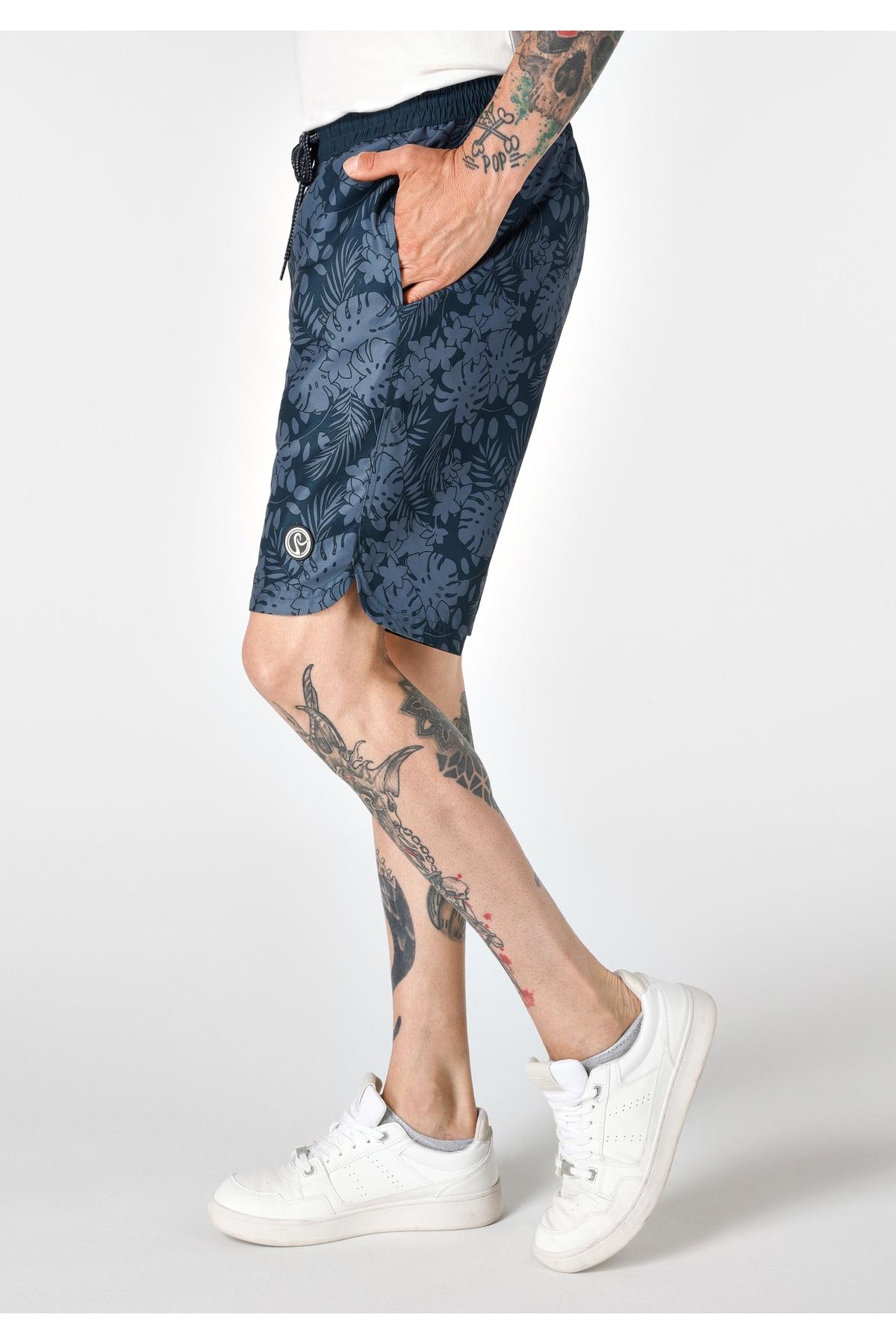 شلوارک شنا مشکی مردانه سیاه Slim Fit کمر میانه طرح دار دریای پوست کوتاه Colin’s