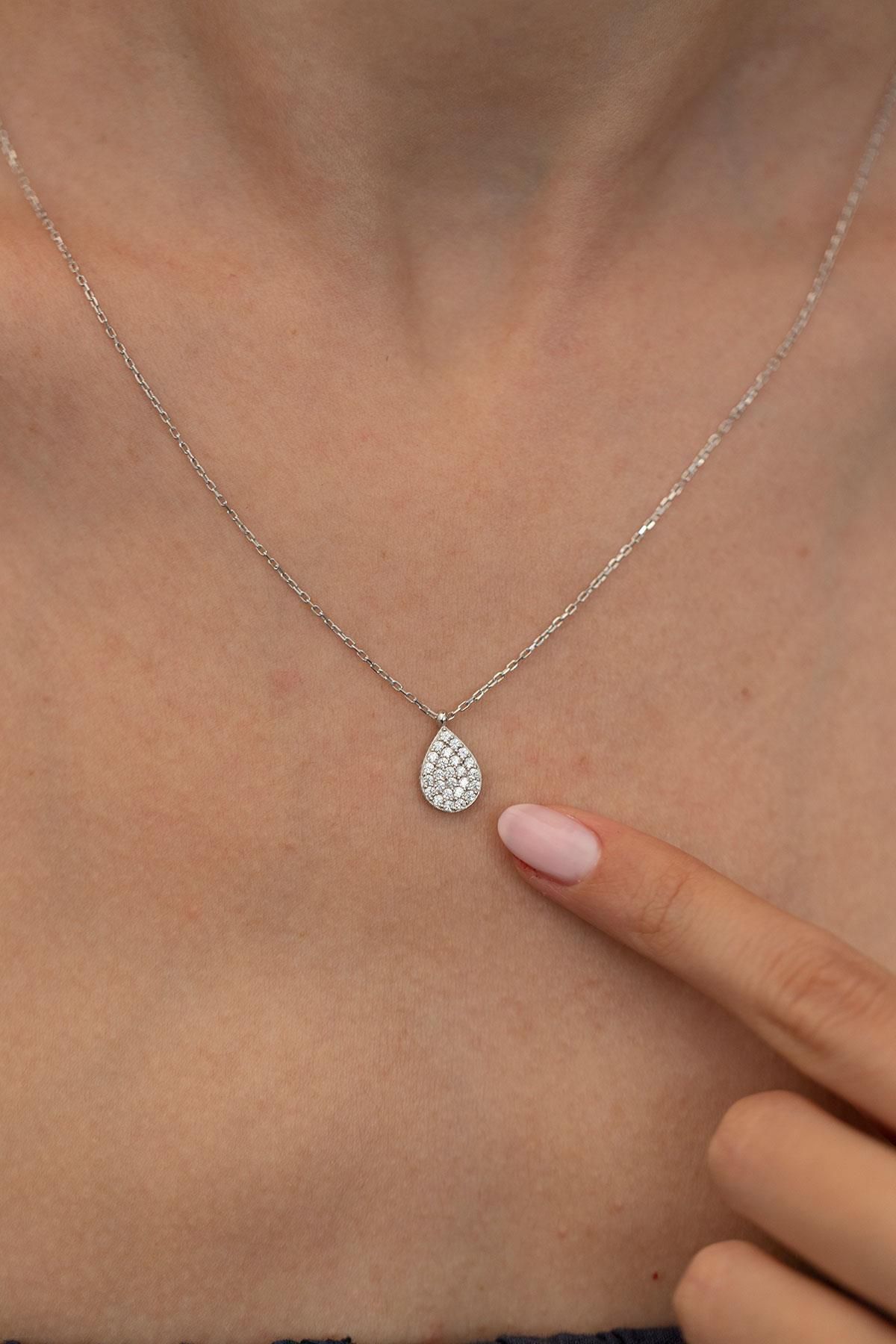 Ninova Silver Damla Model Gümüş Zirconia Kolye