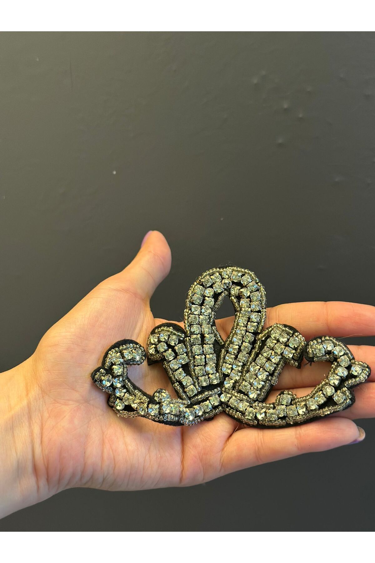 Gönülden Tasarım ZİRKON TAŞLI SULTAN DESENİ ARMA DİKİŞ APLİKE 12X7 CM