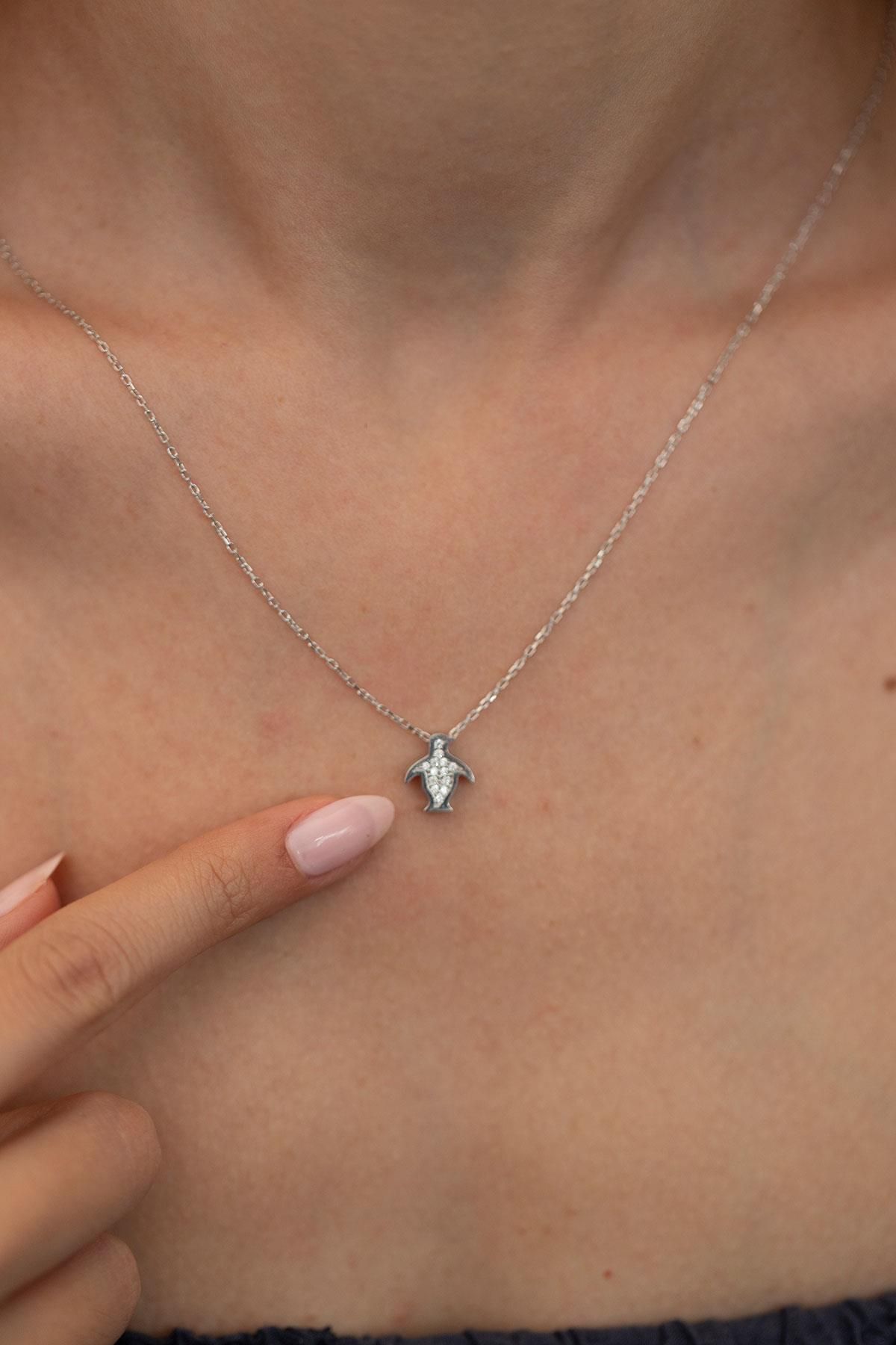 Ninova Silver Penguen Model Gümüş Zirconia Kolye