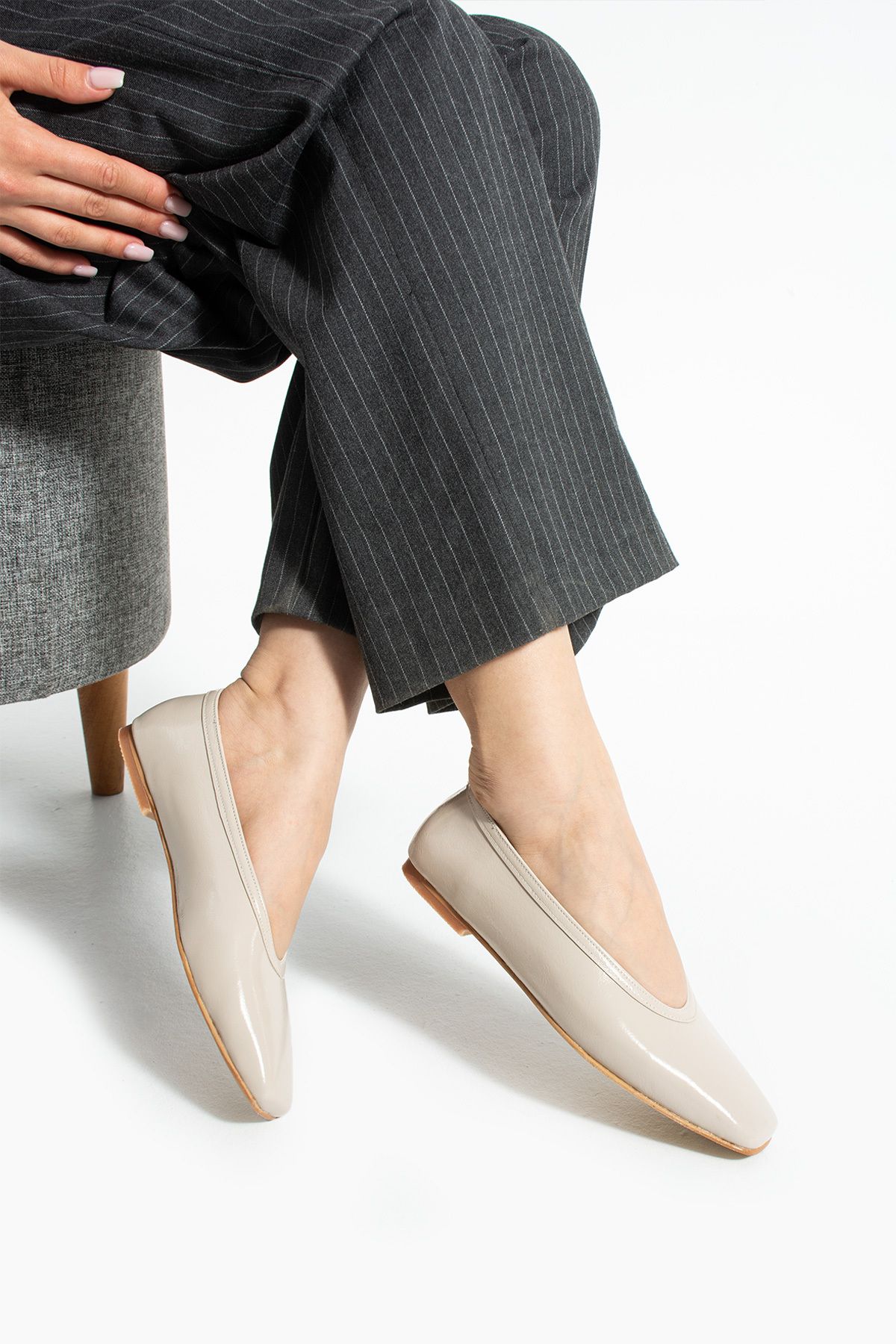 Gökçe Shoes Matias Krem Desenli Rugan Sade Küt Kalıp Kadın Babet