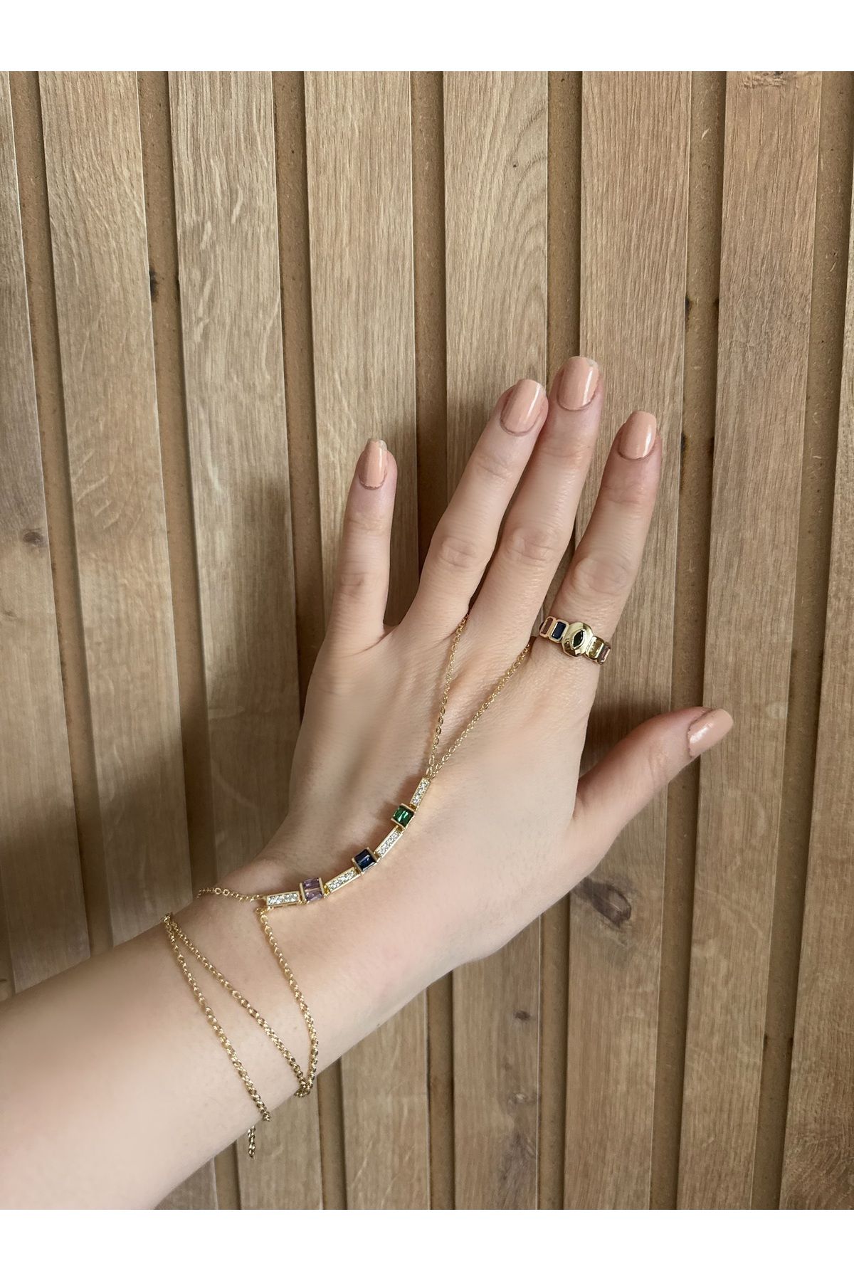 Gilia Jewelry Renkli Taşlı Şahmeran
