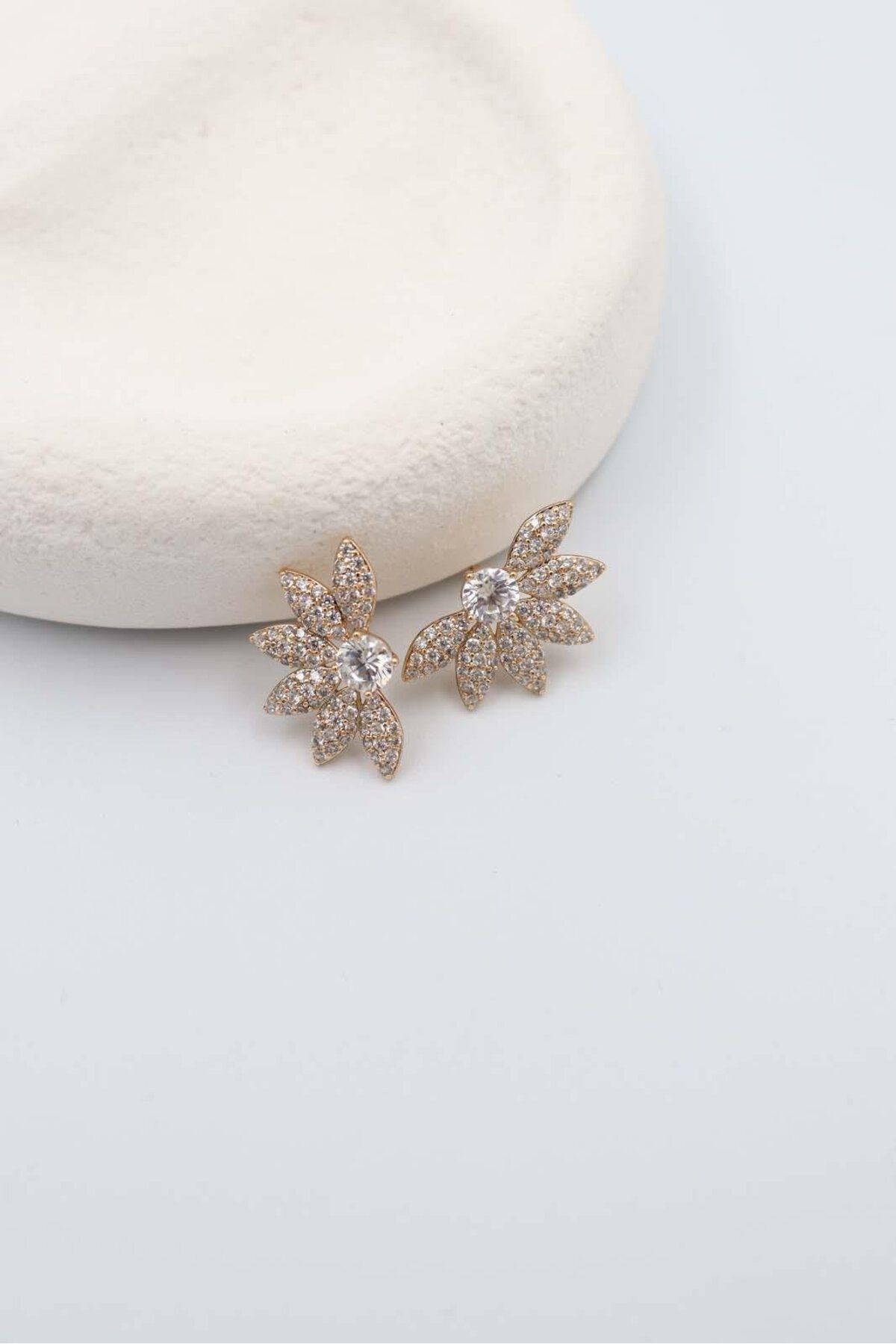 BY CANSU ACCESSORİES Editta Gold Küpe