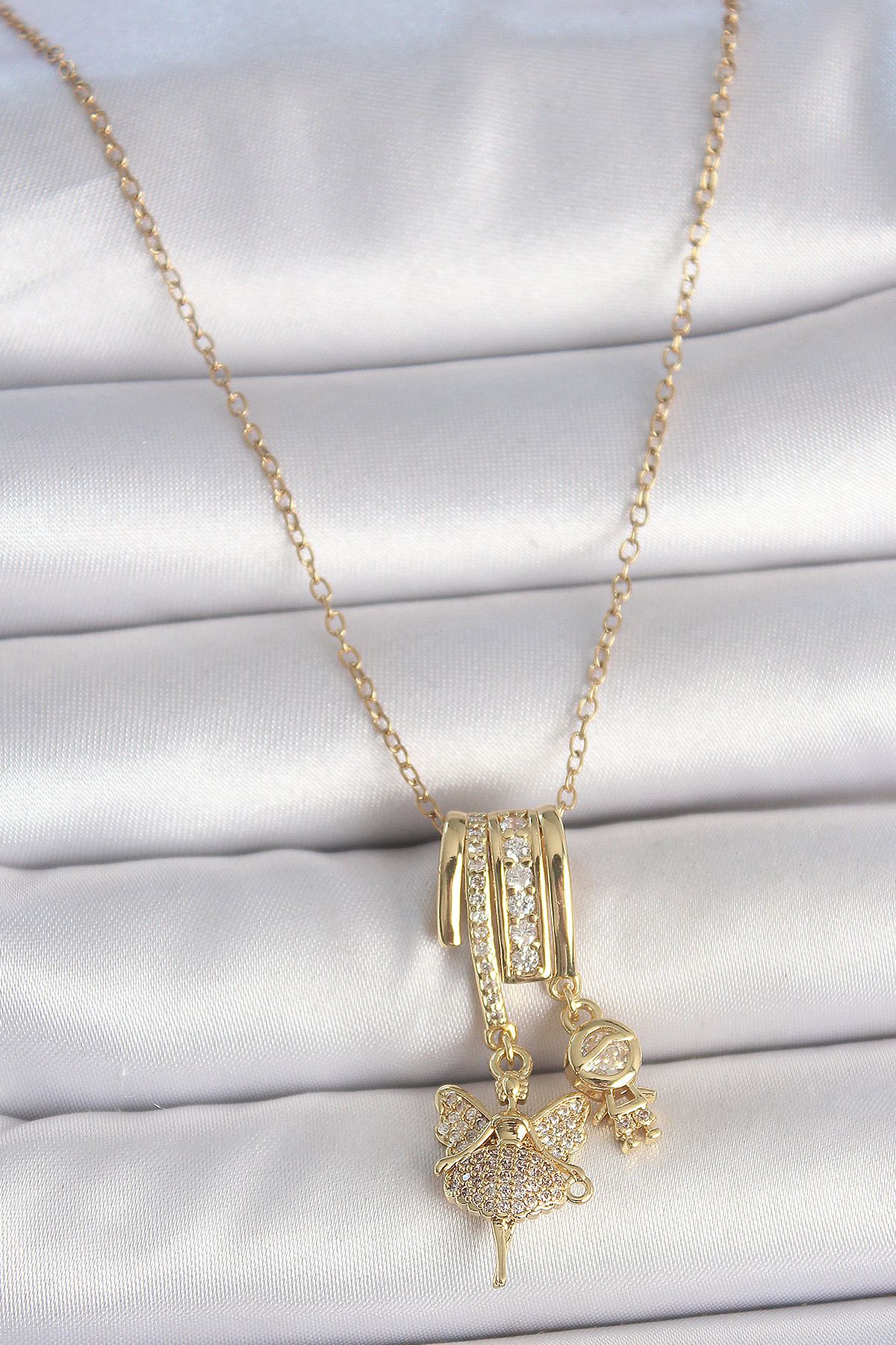 seZZeon 316L Çelik Gold Renk Zirkon Taşlı Sallantı Melek Figür Charm Kadın Kolye