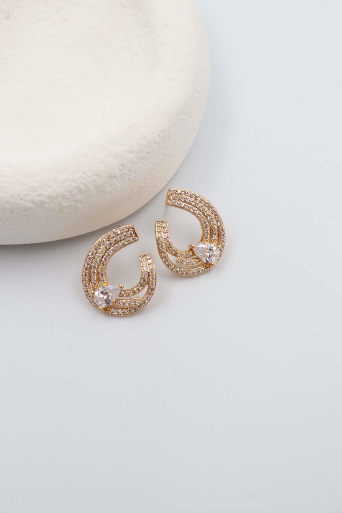 BY CANSU ACCESSORİES Emidio Gold Küpe