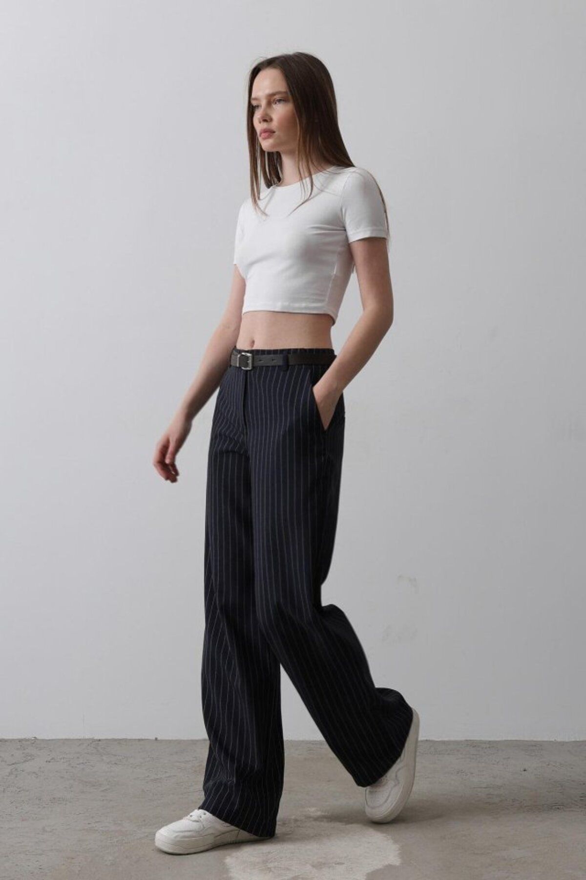 VELİZADE Yüksek Bel Konfor Modeli Kemerli Premium Lacivert Çizgili Bol Paça Wide Leg Palazzo Kumaş Pantolon