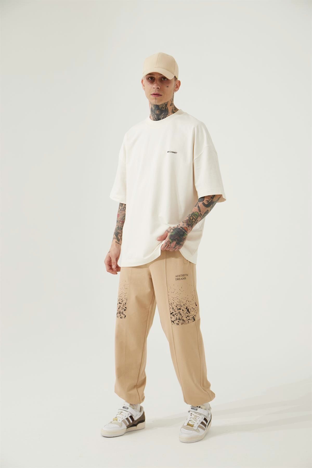 Machinist-Men's Aesthetic Dreams Printed Organic Cotton Jogger Beige Sweatpants 4