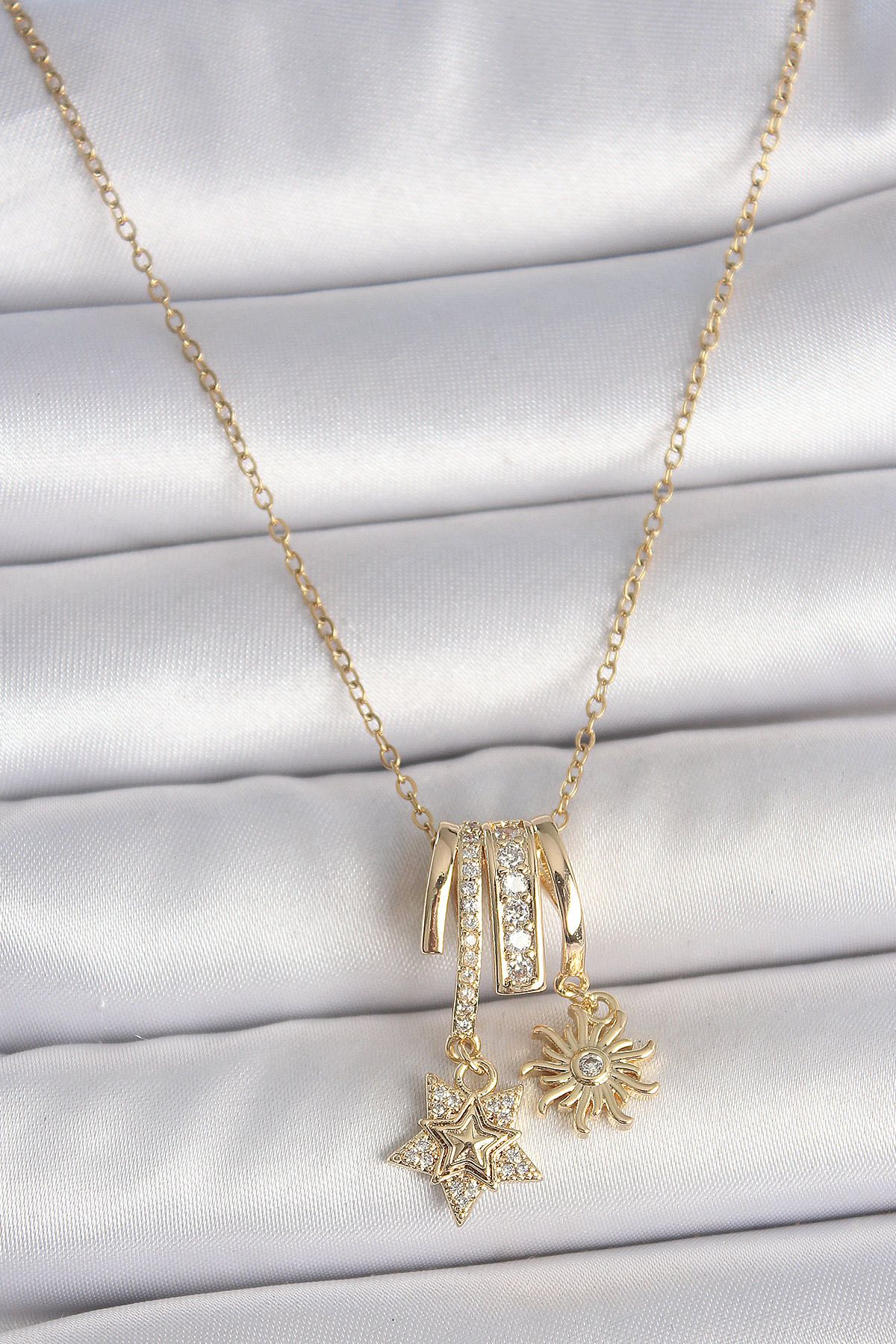seZZeon 316L Çelik Gold Renk Sallantı Zirkon Taşlı Yıldız Güneş Figür Charm Kadın Kolye