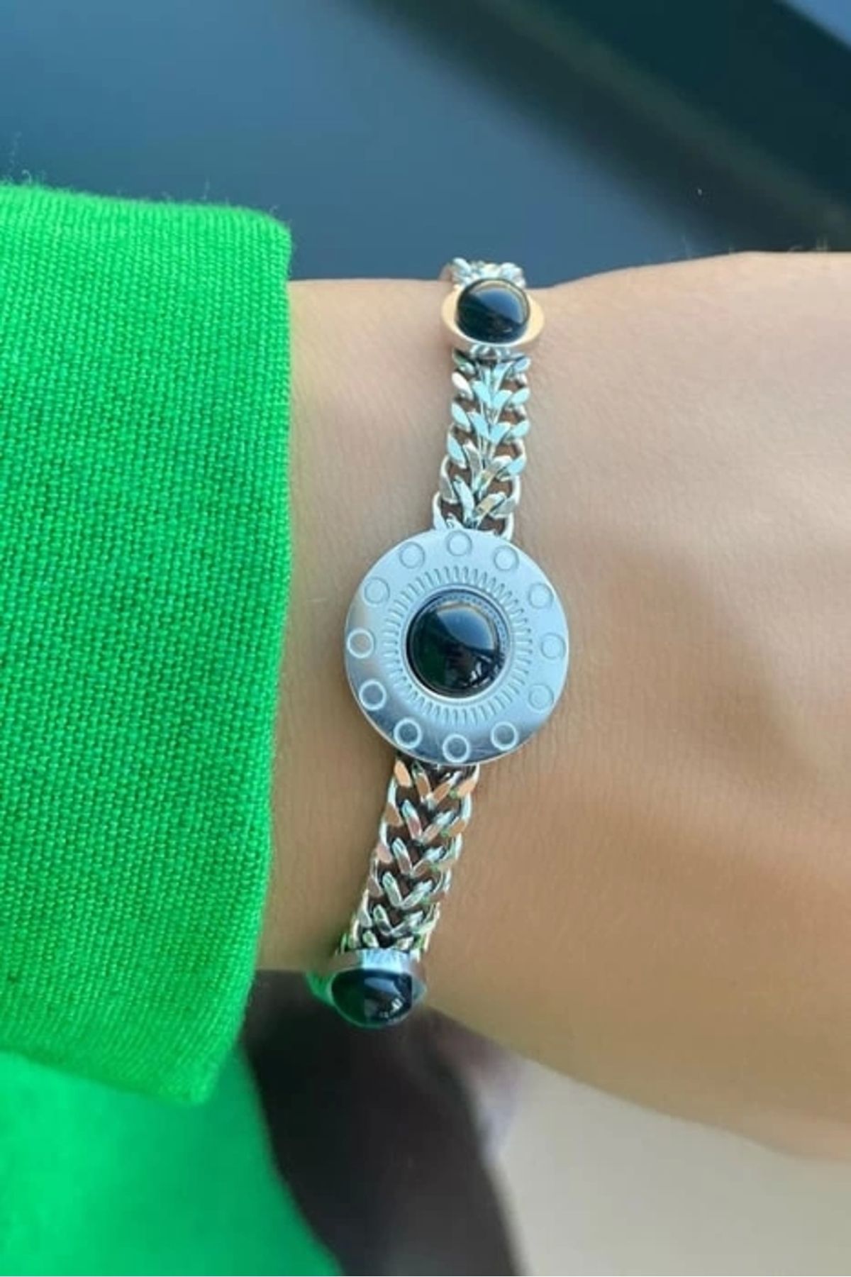 TakıDolabı Altın Renk Boncuk Figürlü Çelik Bileklik