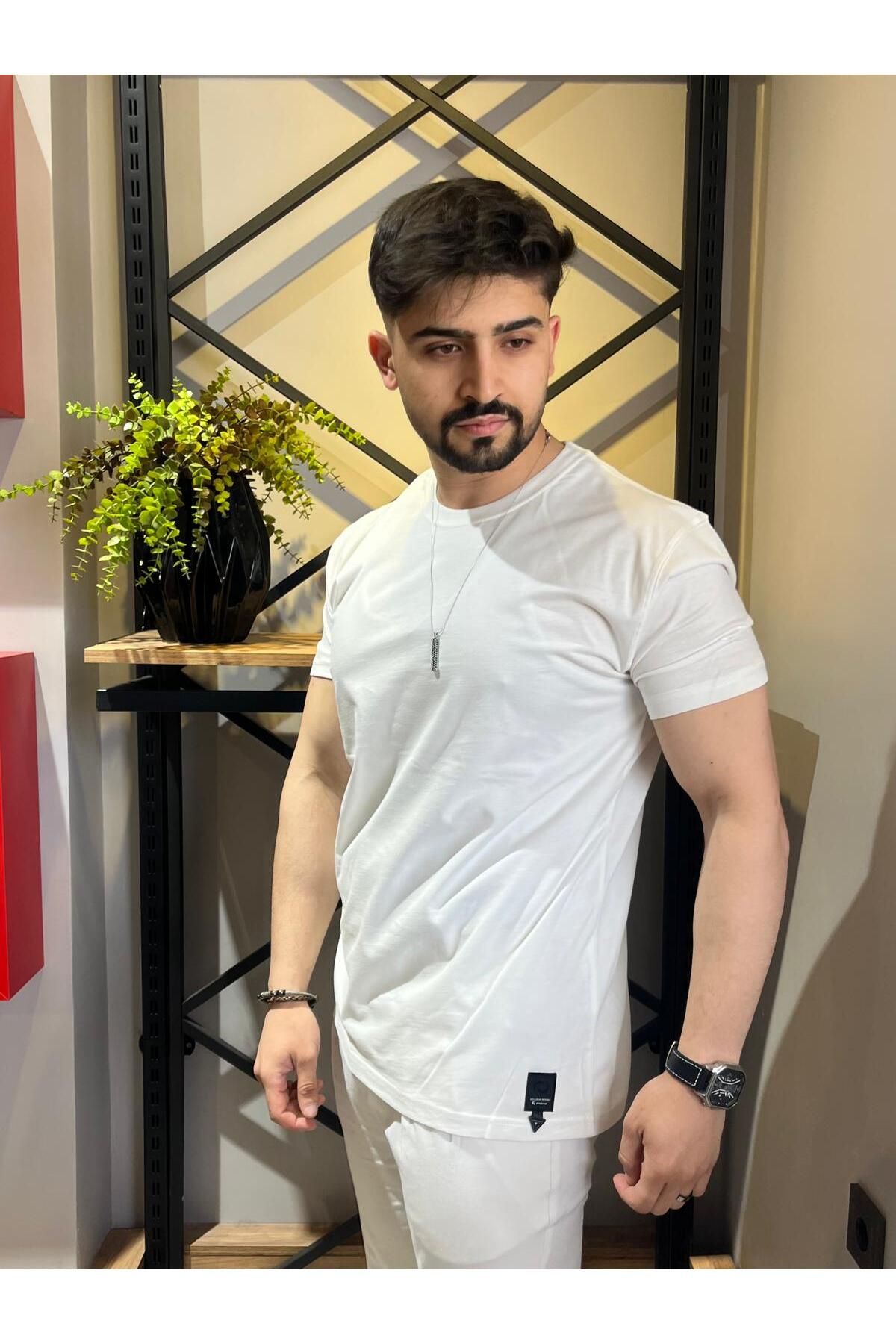 Butik Unisex Bisiklet Yaka Regular Armalı Beyaz Basic Tişört