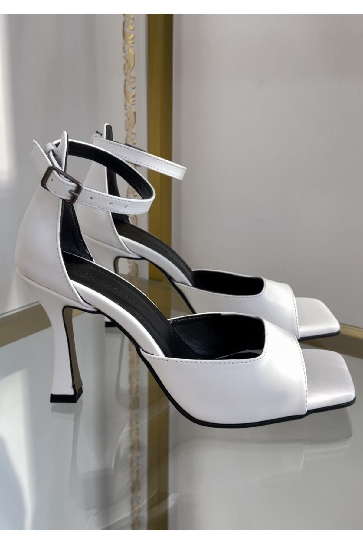 Sibel Shoes Renata Beyaz Sandalet