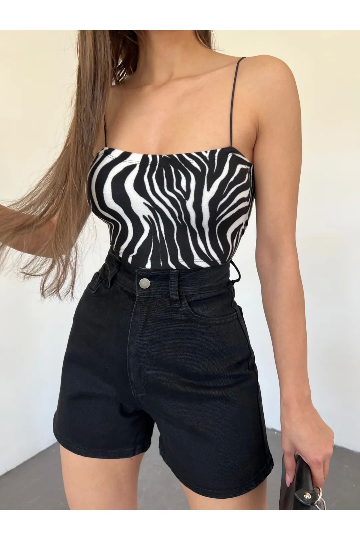 TakıDolabı Mom Kalıp Yıkamalı Denim Şort