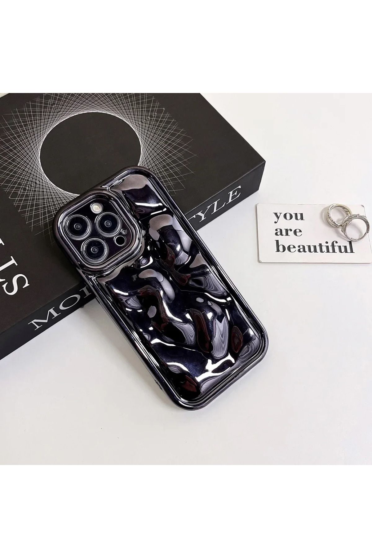 madamcase İPHONE 15 PRO MAX SİYAH HOLOGRAM KABARTMALI PARLAK SİLİKON TELEFON KILIFI