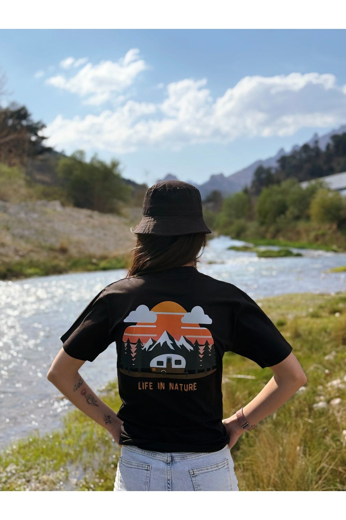 Store Unisex Regular Tişört - Yolda ve Doğada