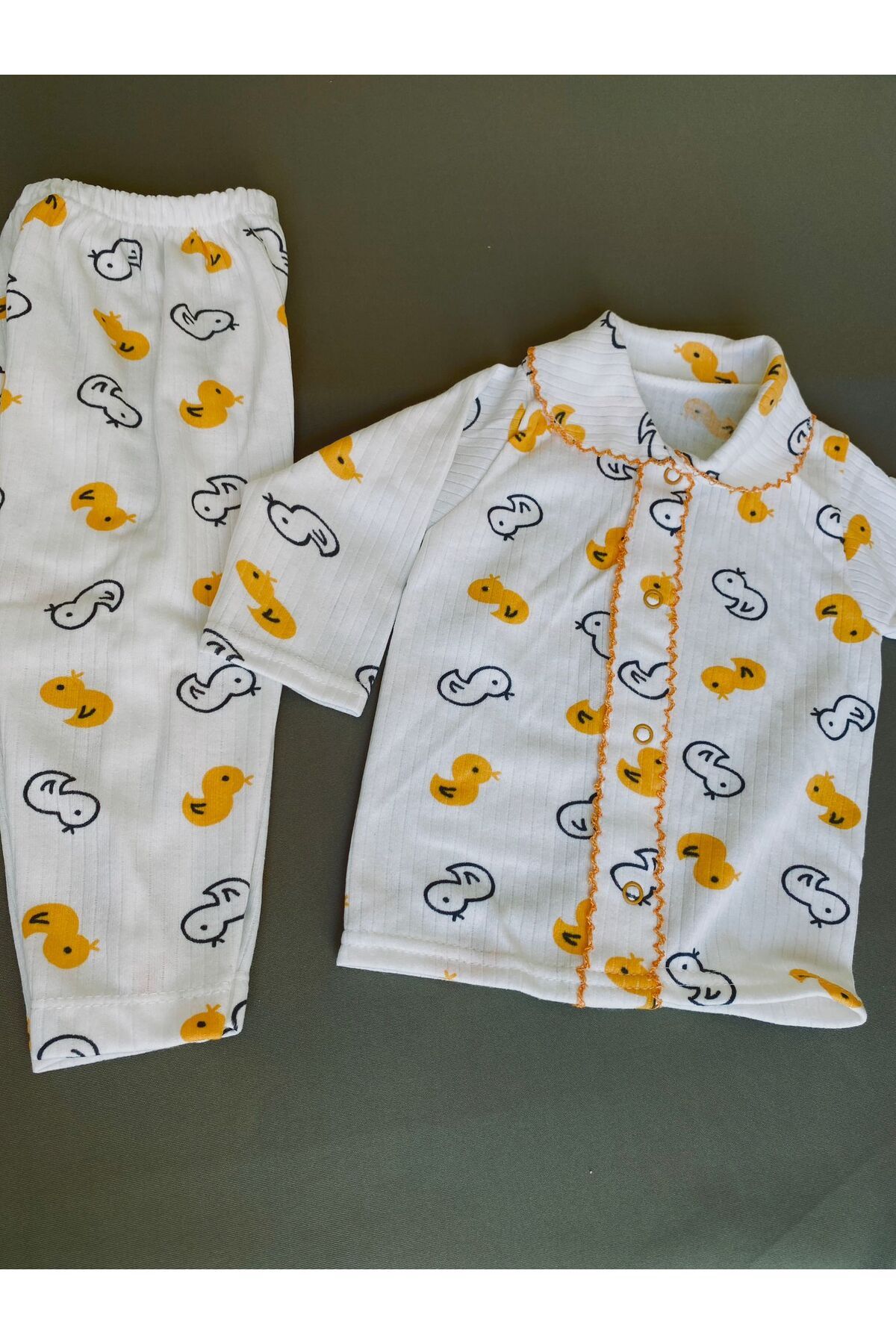 ARAF WEAR Minik Civciv Baskılı Önden Çıtçıtlı %100 Pamuklu Bebek Pijama Takımı