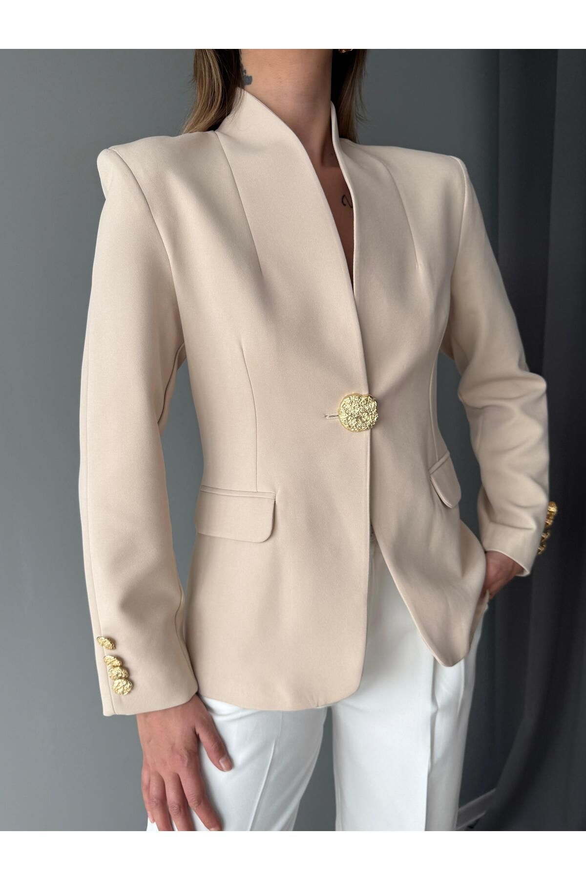 AlisaSu Bej Gold Düğmeli Şal Yakalı Blazer Ceket