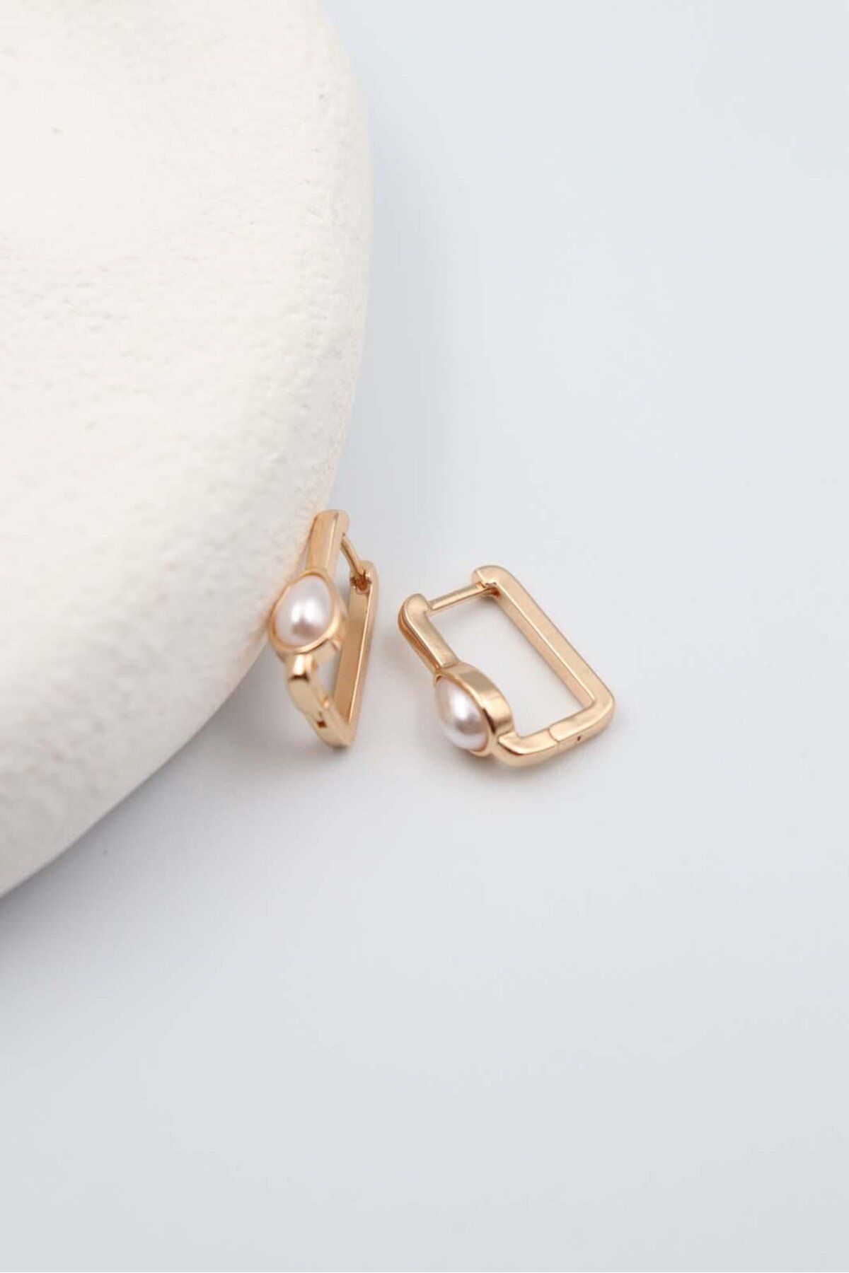 BY CANSU ACCESSORİES Gerardo Gold Küpe