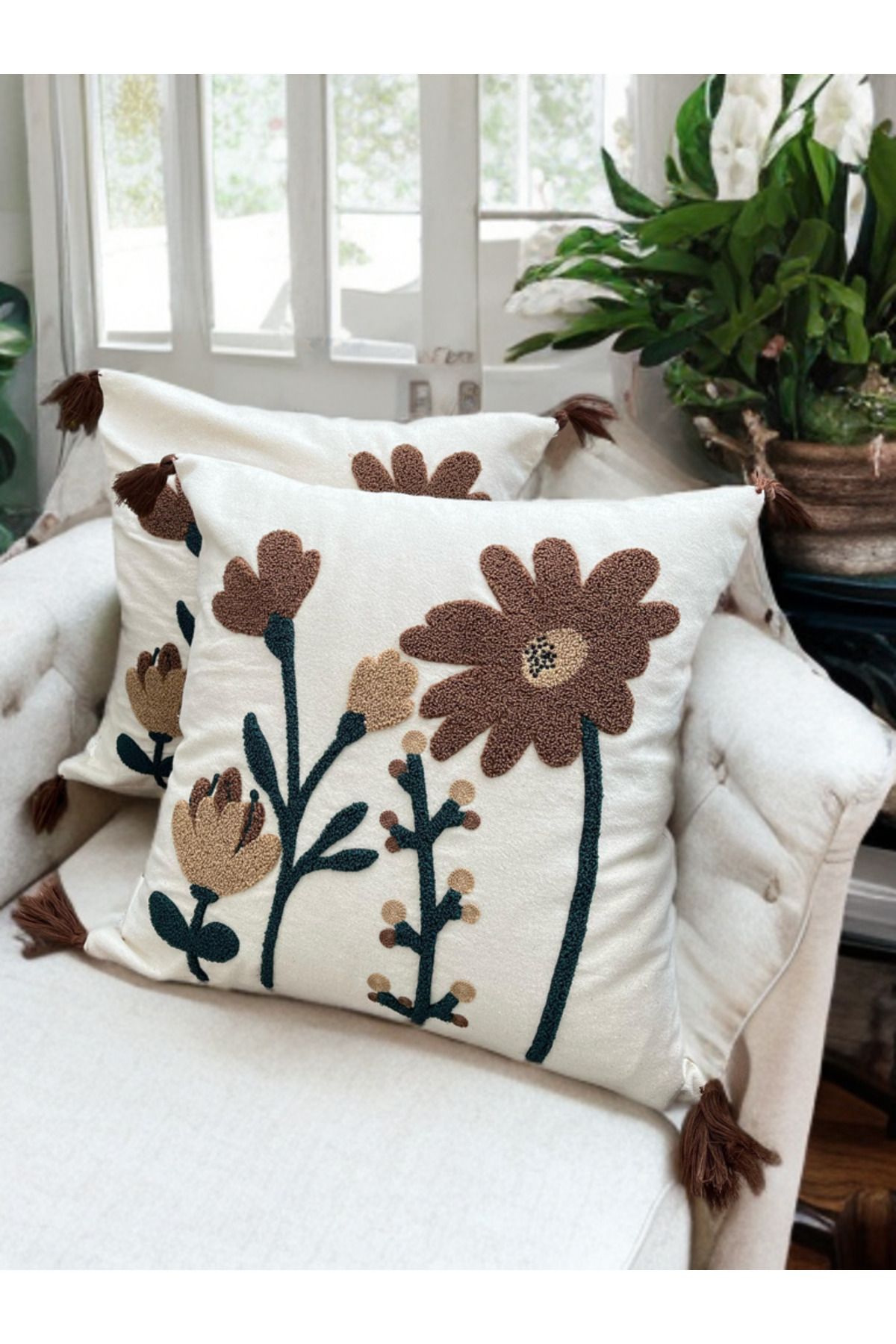 Havenleaf Punch İşlemeli Kahve Tonlarında Çiçek Desenli Kırlent Kılıfı – 43x43 cm, Keten Pamuk