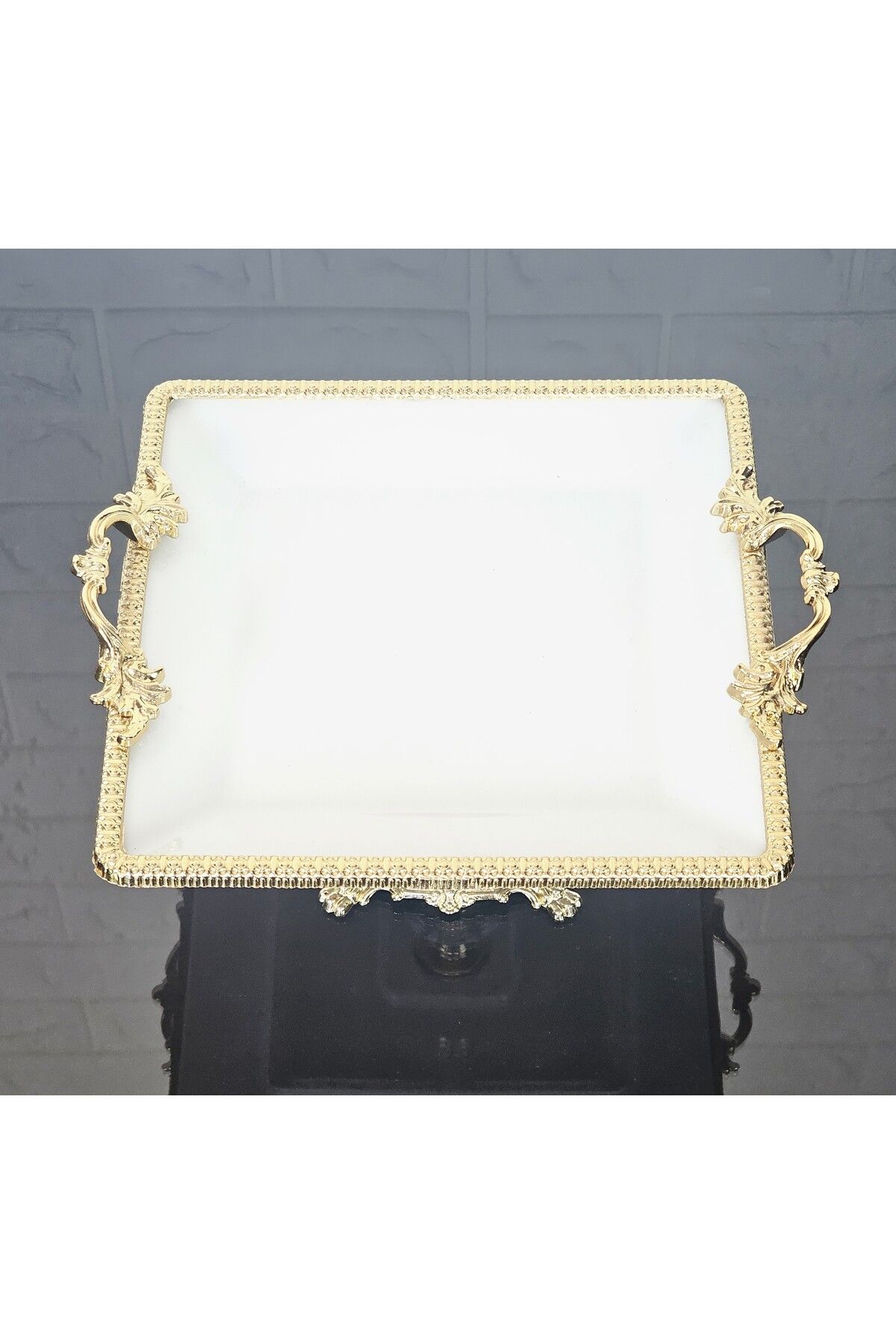 atabey home PORSELEN KÜÇÜK SADE KARE SERVİS TABAĞI-SUNUMLUK DÖKÜM GOLD ÇERÇEVE VE AYAKLI 22CM