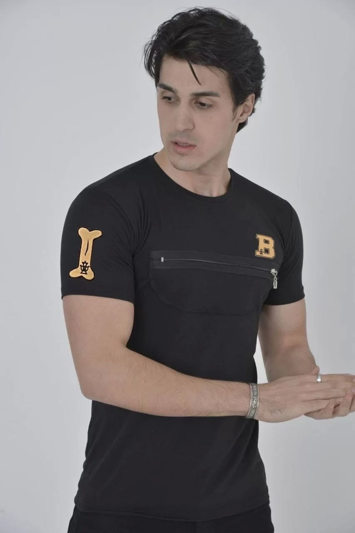 MODA Unisex Göğüs Fermuarlı Baskılı T-Shirt - Siyah