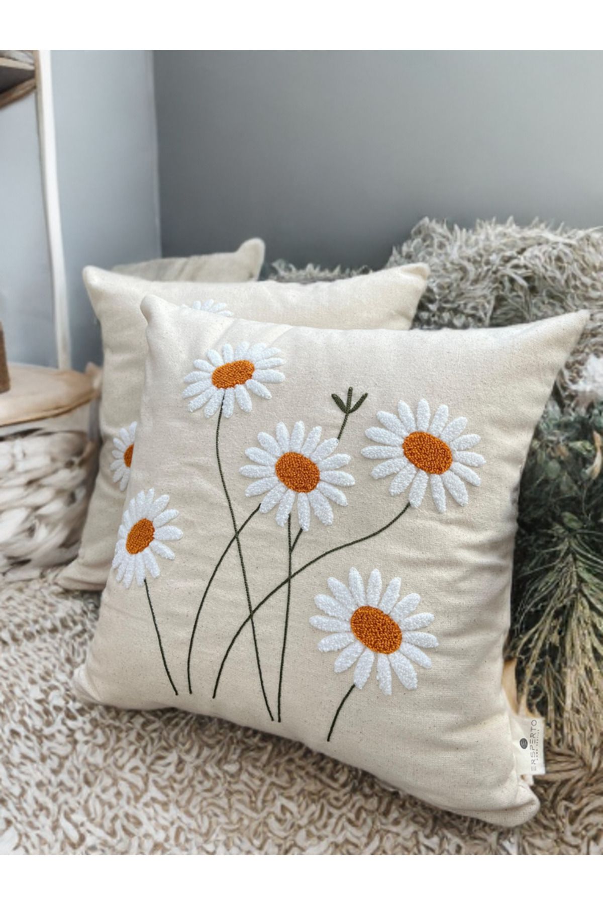 Havenleaf Punch İşlemeli Papatya Desenli Kırlent Kılıfı – 43x43 cm, Doğal Pamuk-Keten Karışımı
