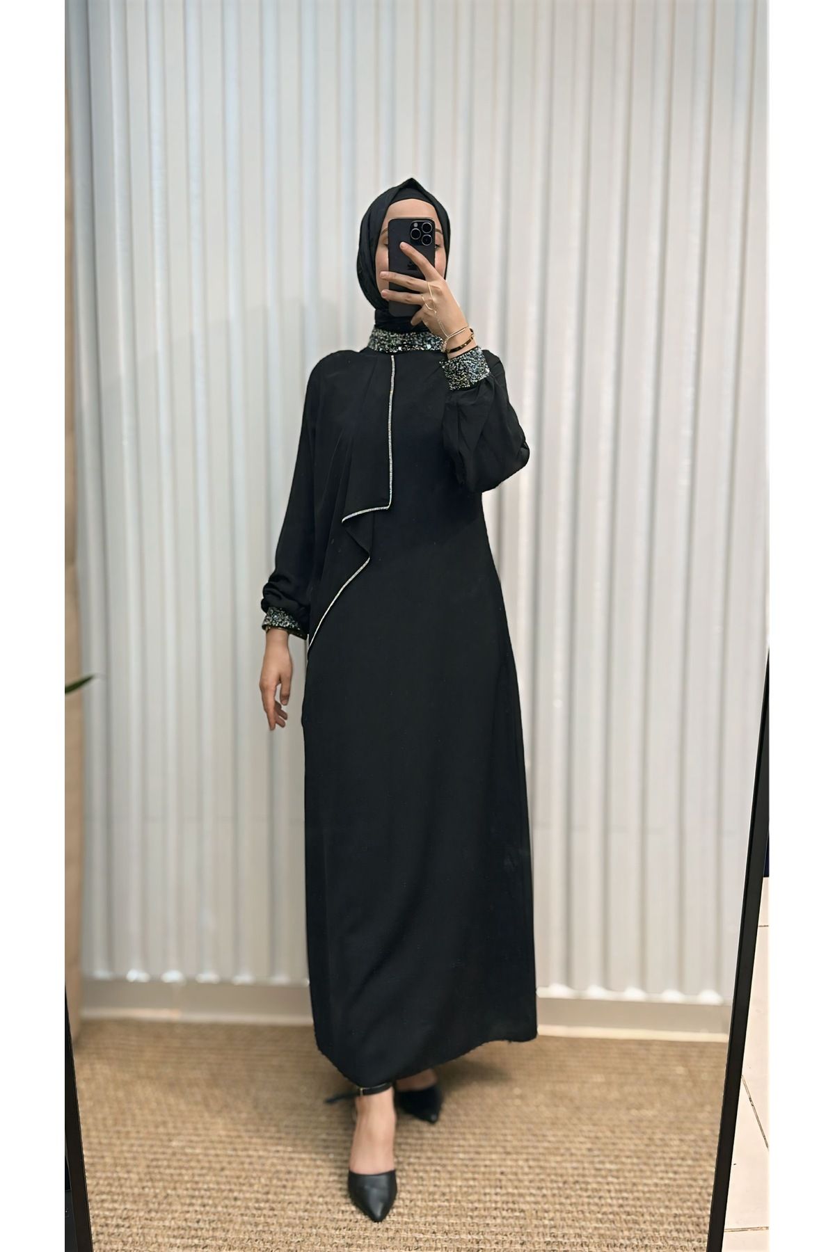 MERVE TESETTÜR Allerli Taşlı Abiye Abaya