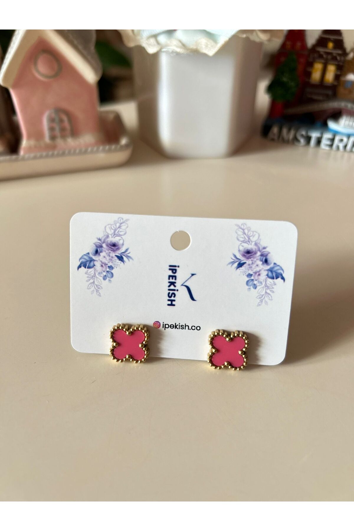 Cheecky Chic İpekish 2’li Pembe Van Cleef Model Küpe – Paslanmaz Çelik, İğneli, Şık ve Zarif