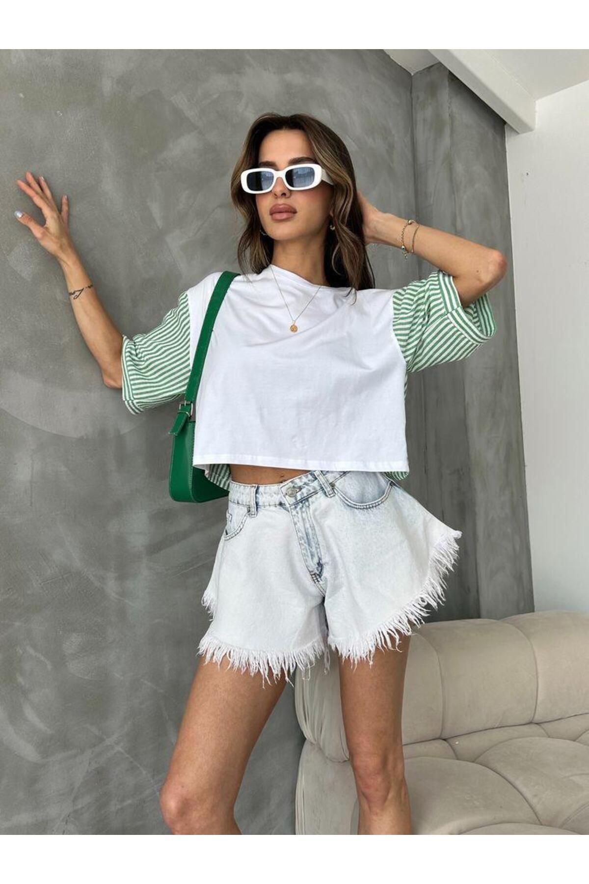 SERSHE Zümrüt Çizgili Poplin Kollu Kadın Tişört | Oversize Yazlık T-Shirt Rahat Kalıp - Trend - Yeşil-Beyaz