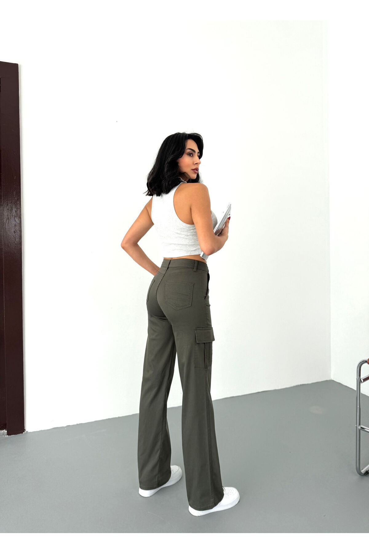 Wearflawless-Women's Cargo Pocket Gabardine Fabric High Waist Trousers 2