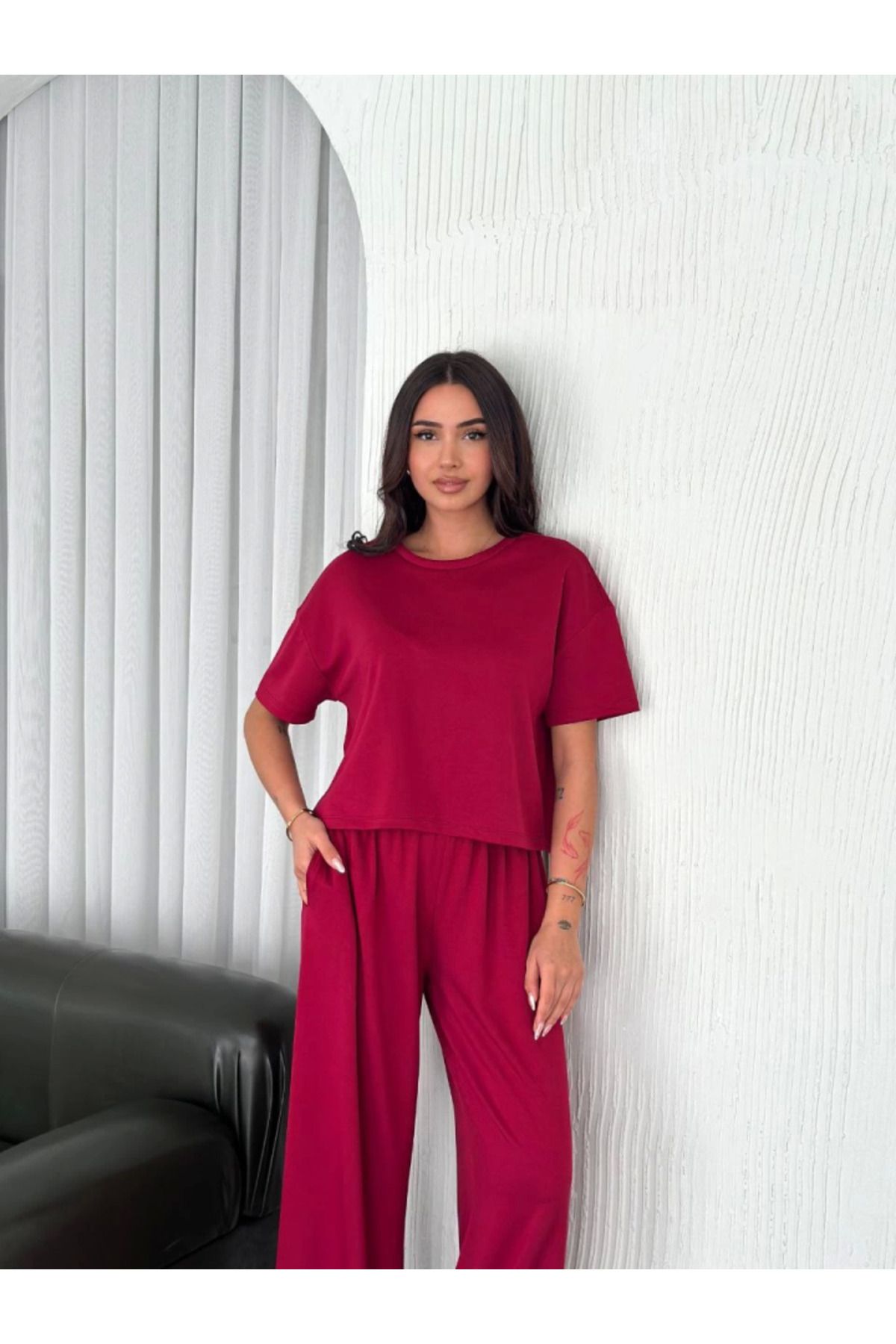 VogueEra Osy Modal Yumuşak Dokulu Kumaş Bisiklet Yaka T-shirt Bol Paça Pantalon Ikili Takım -Bordo