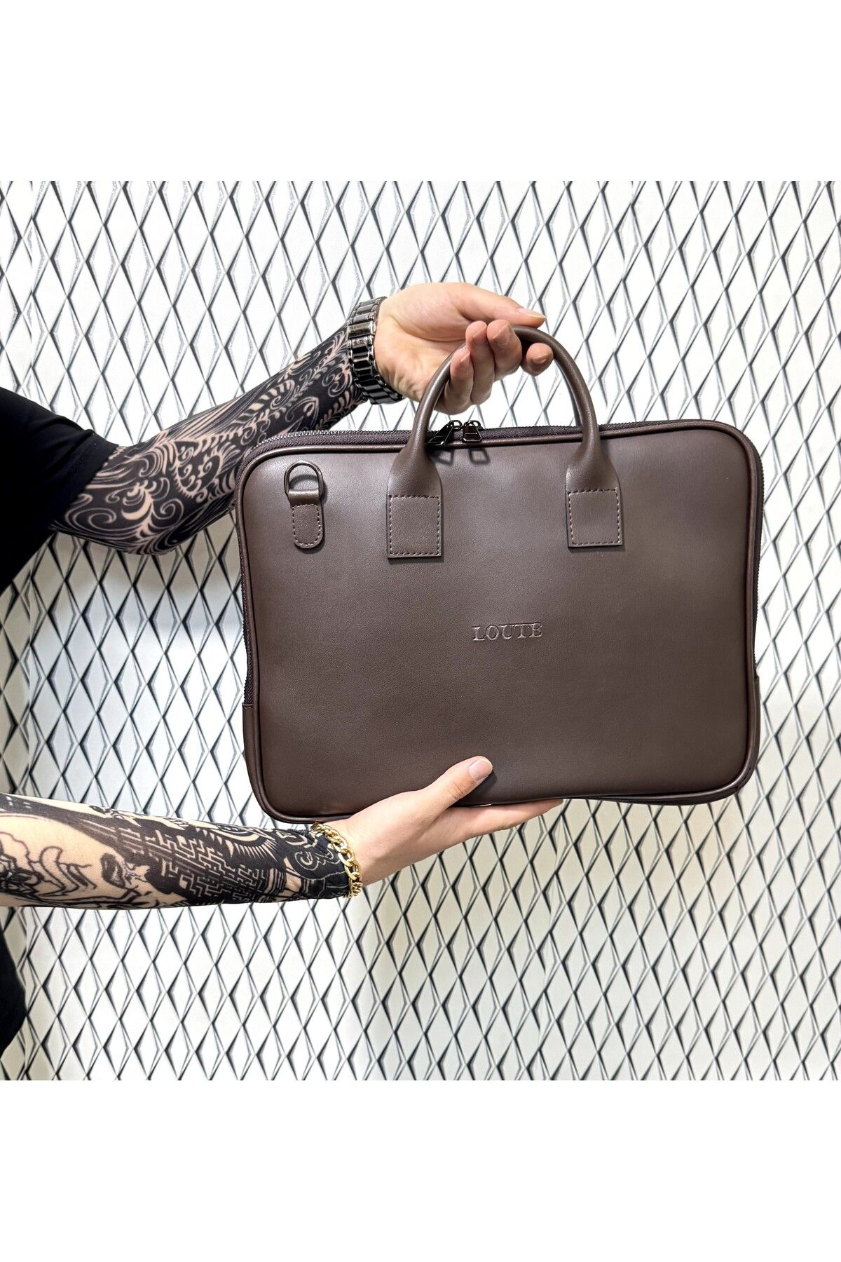 loute Erkek Arka Cepli, Uzun Saplı, Kulplu ve Elcikli Suni Deri Laptop & Evrak Çanta Modeli 17 İnç Laptop