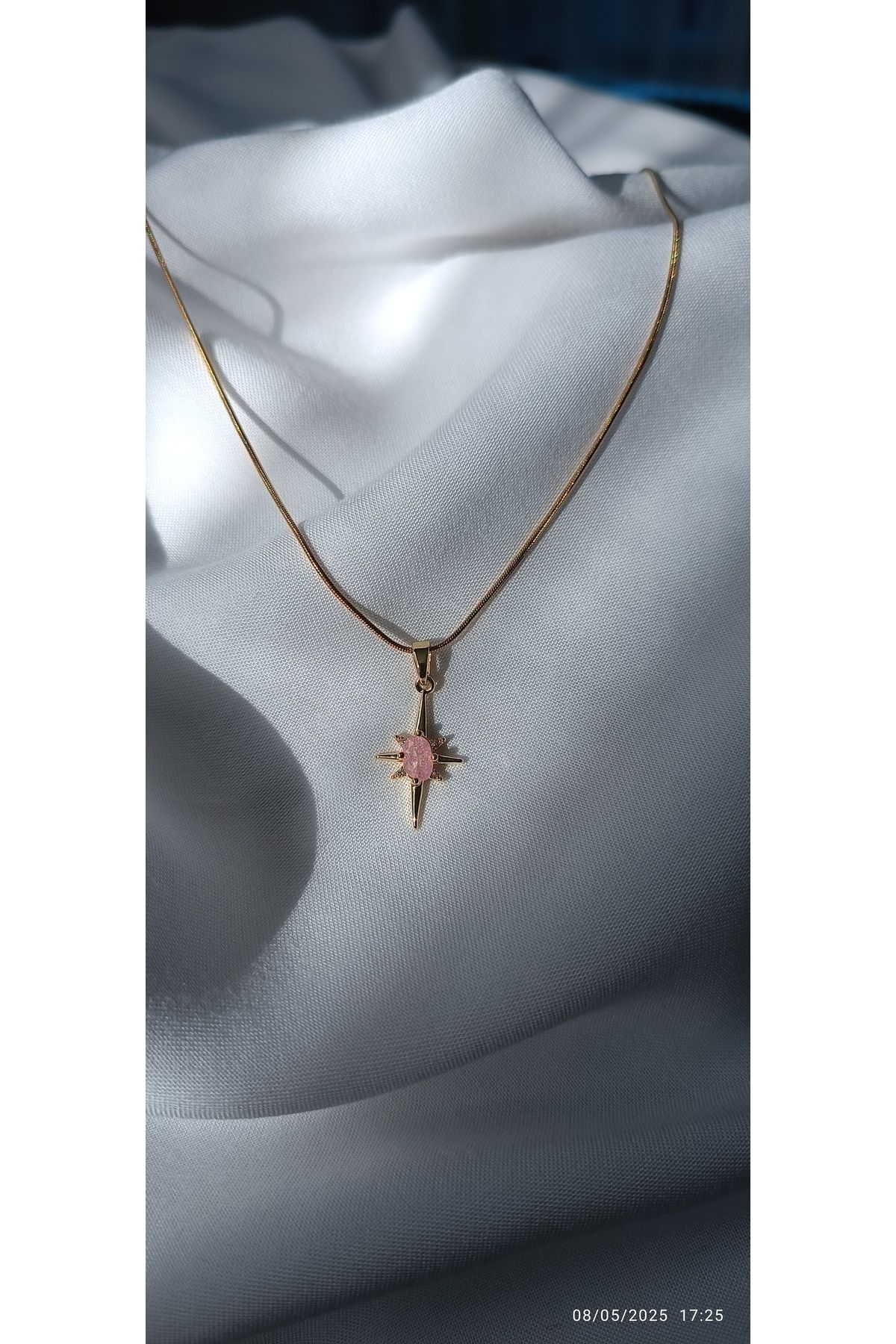 ARİ TAKI Pembe taşlı Gold çelik kolye