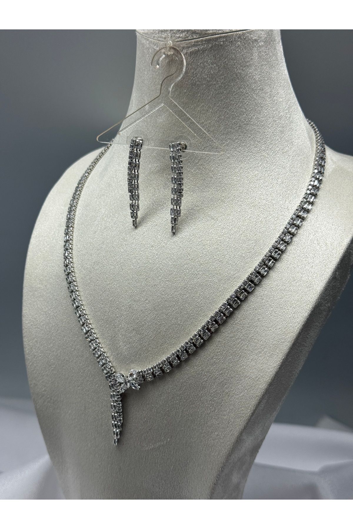 HADRA ACCESSORİES Yüksek Kaliteli Zirkon Taşlı Su Yolu Kelebek Detaylı Abiye takı Set Gelin Takı Seti Düğün Seti