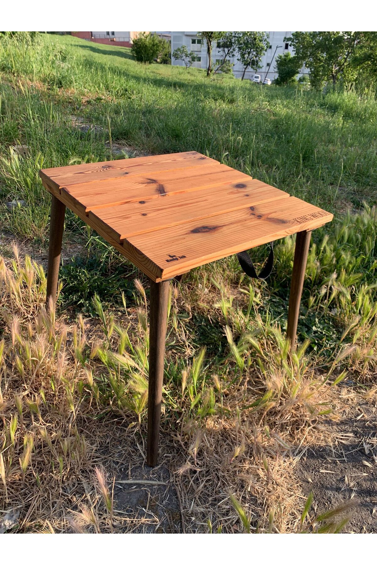 kamptek kamp teknolojisi Kamptek Ahşap Atölyesinden Kalın Ahşap Dayanıklı Lüx Konik Ayaklı Kamp Doğa Masası 50*50 cm