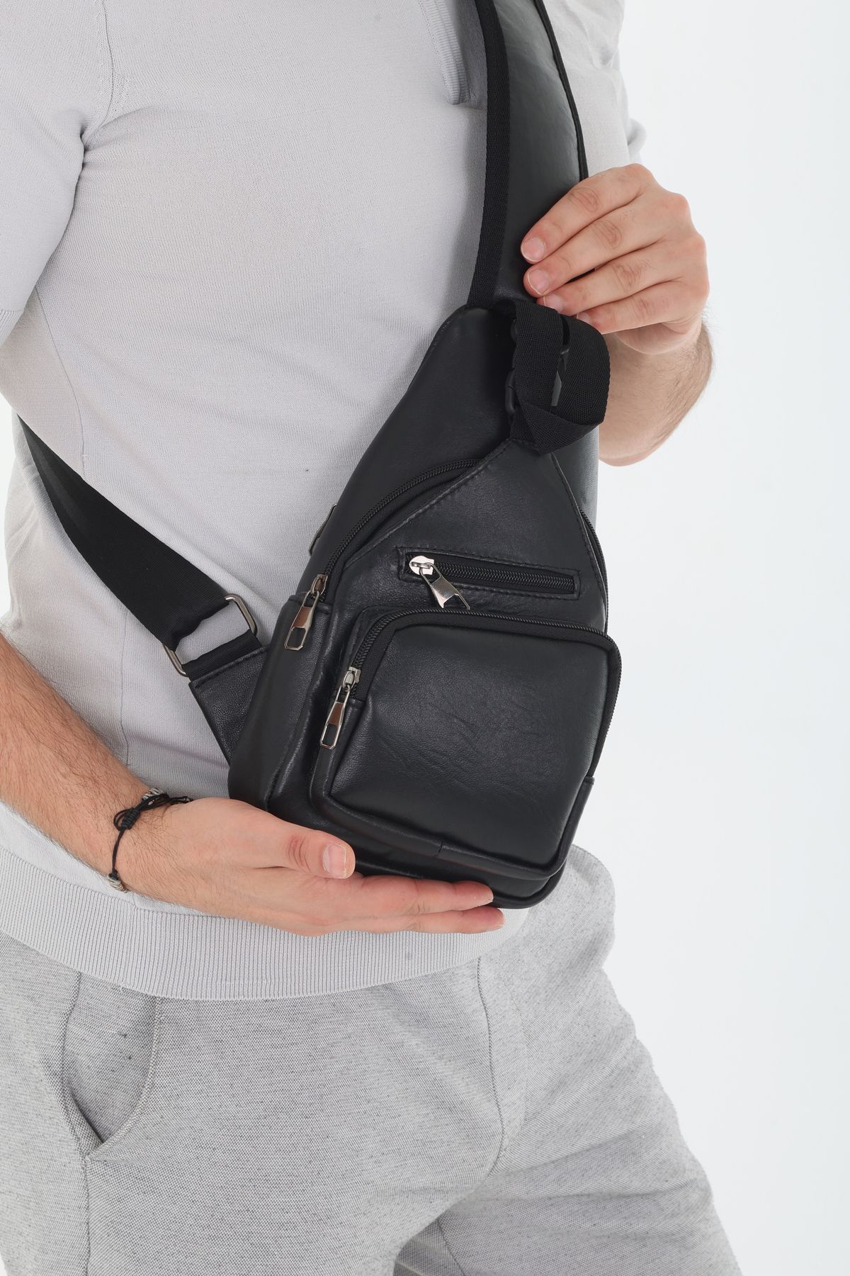 Erzeno Hakiki Deri Bodybag Gögüs Çantası / Postacı Çanta / Çapraz Göğüs Çantası / Tek Kol Sırt Çantası