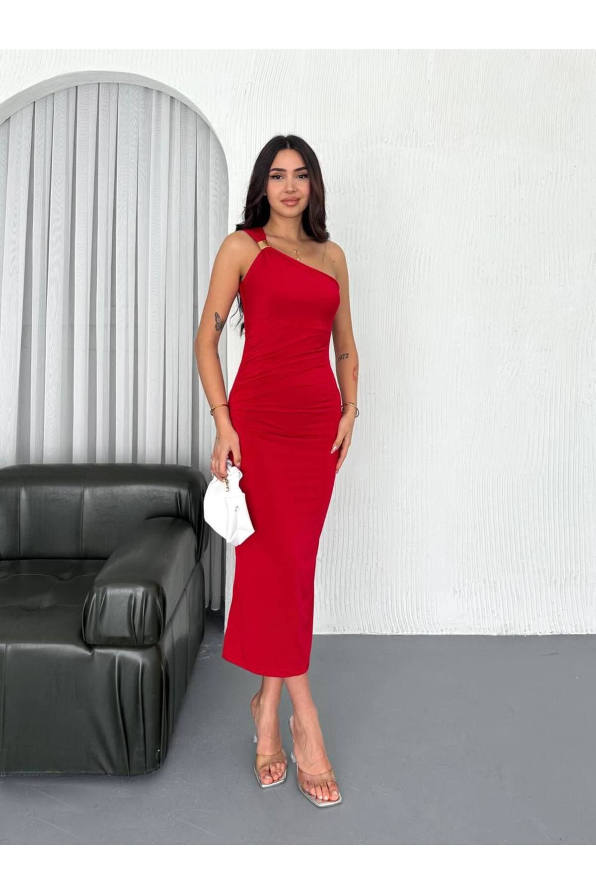 Castivo Fashion Tek Omuz Gold Tokalı Yırtmaçlı Bodycon Elbise