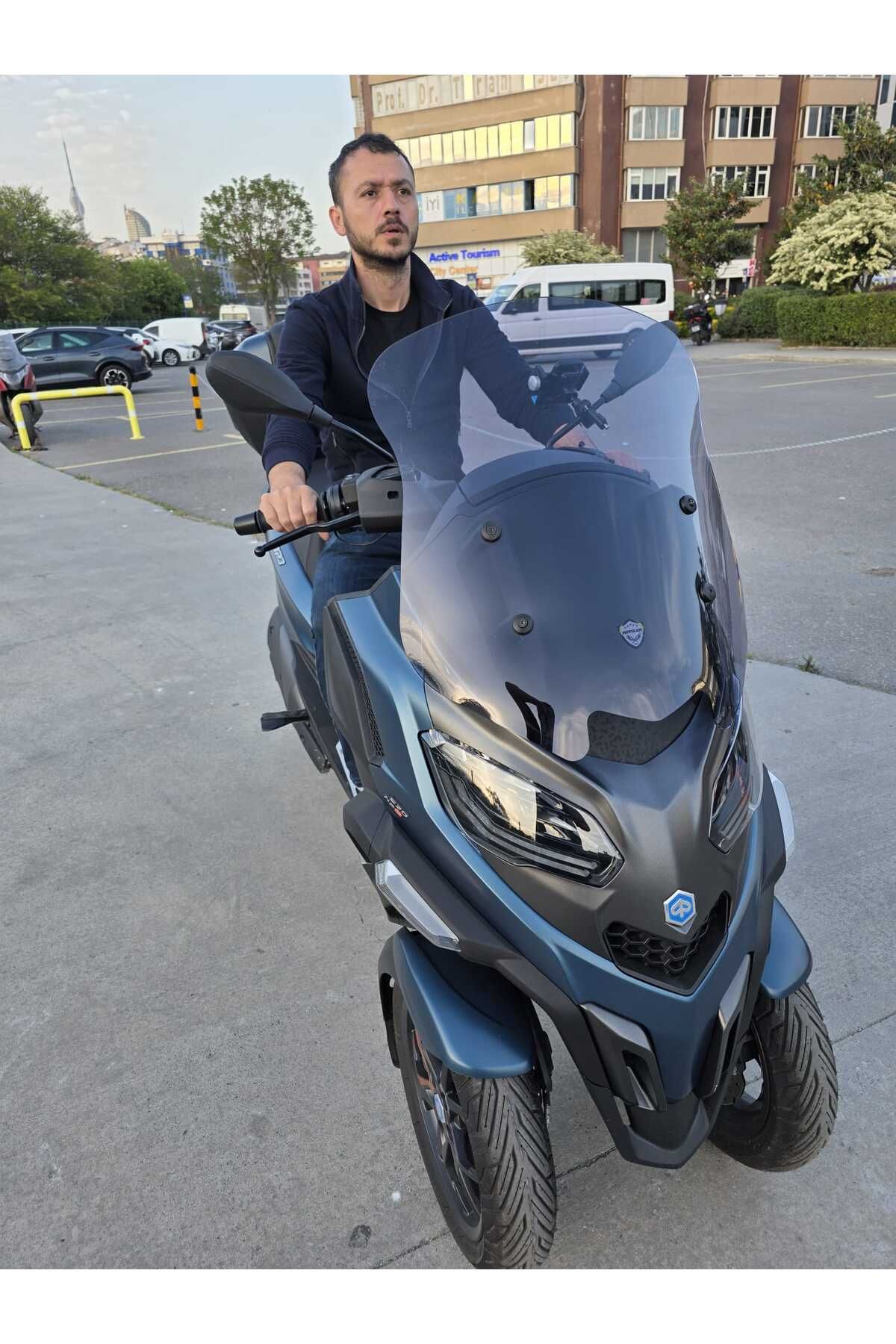 Piaggio MP3 530 Siperlik Ön Cam 2023-2025 Model 60cm Füme Renkli 4mm ORTA BOYLU