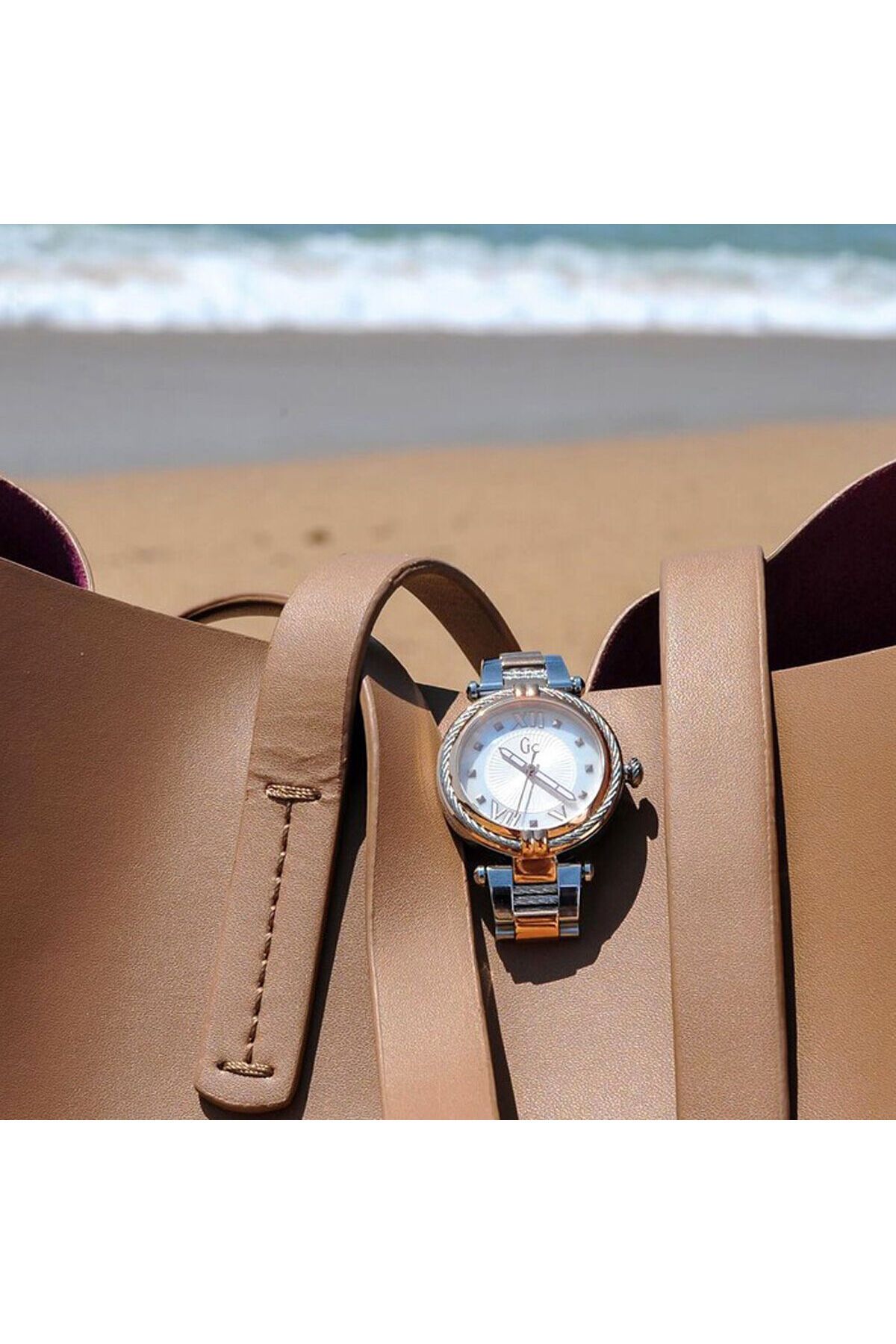 GC-Y18002L1 Women's Wristwatch 4