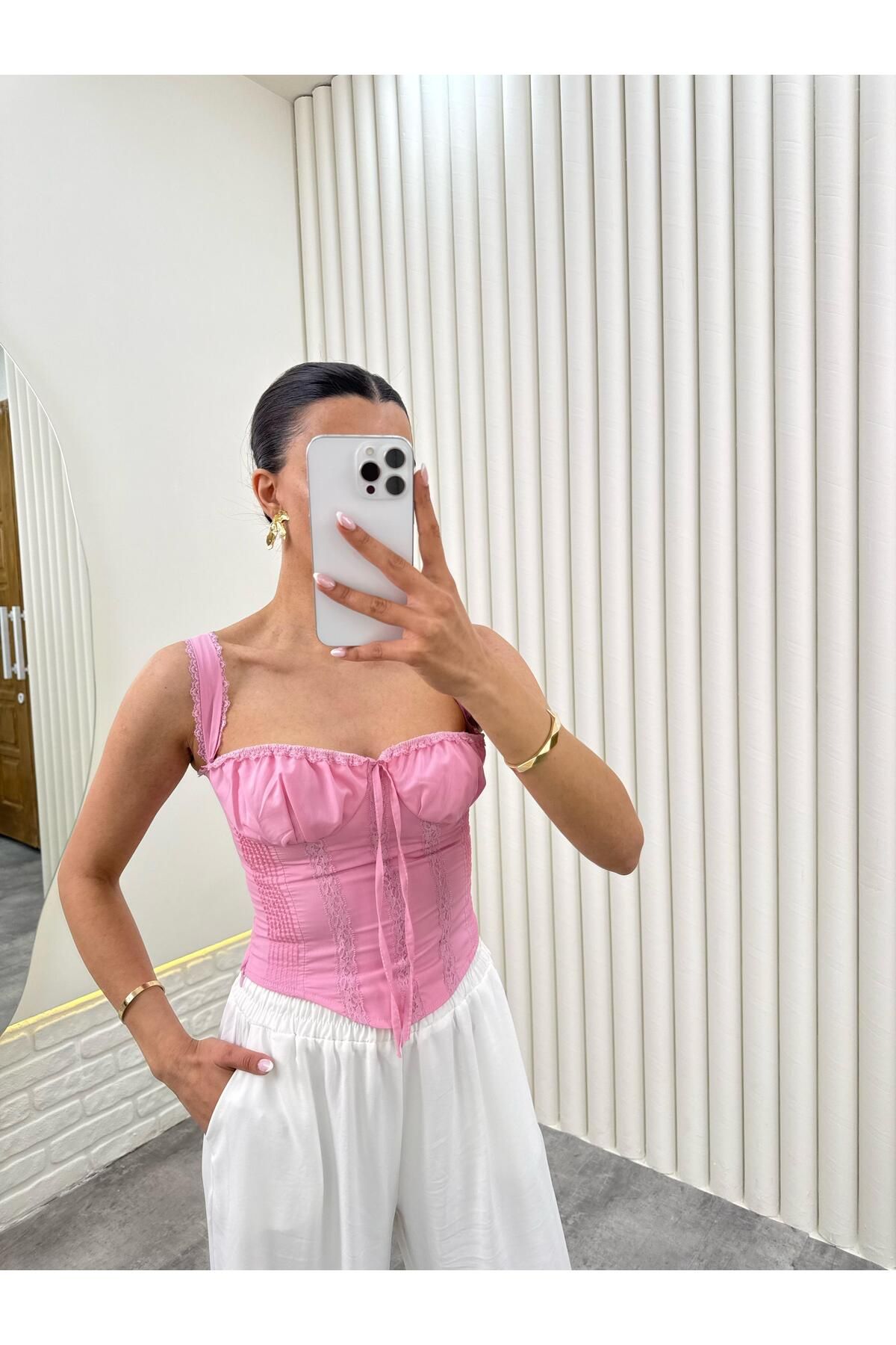 Gaus Pembe Askılı Arkası Lastikli Dantelli Bustiyer Crop Gaus00286