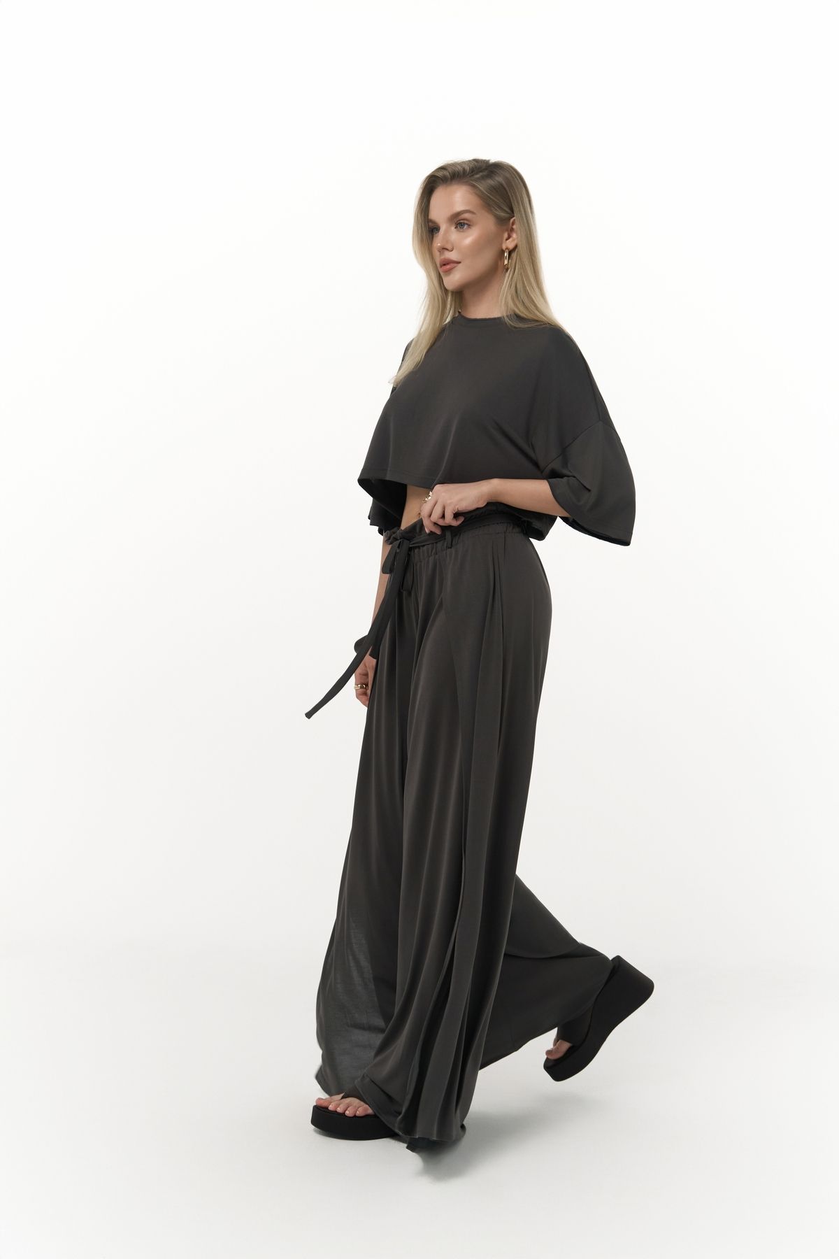 MAİ COLLECTİON Nell Antrasit Crop T-Shirt Pantolon Takım