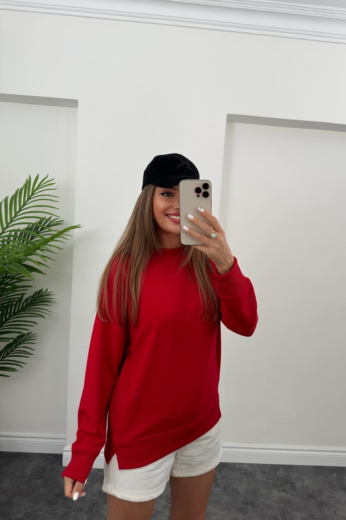 ModaLavida Lavida Bisiklet Yaka Yan Yırtmaç Detay Şardonlu Basic Kadın Sweatshirt